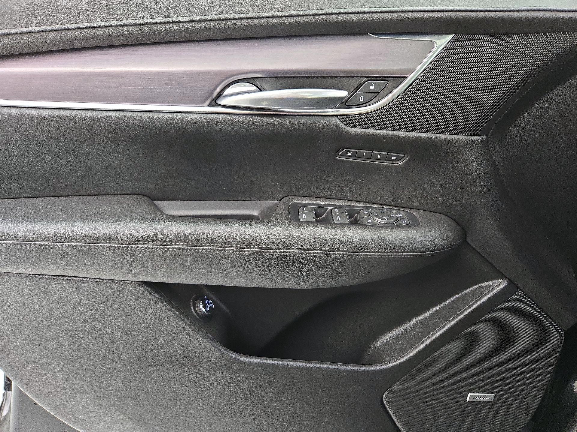 Thumbnail: 2017 Cadillac XT5 - 12