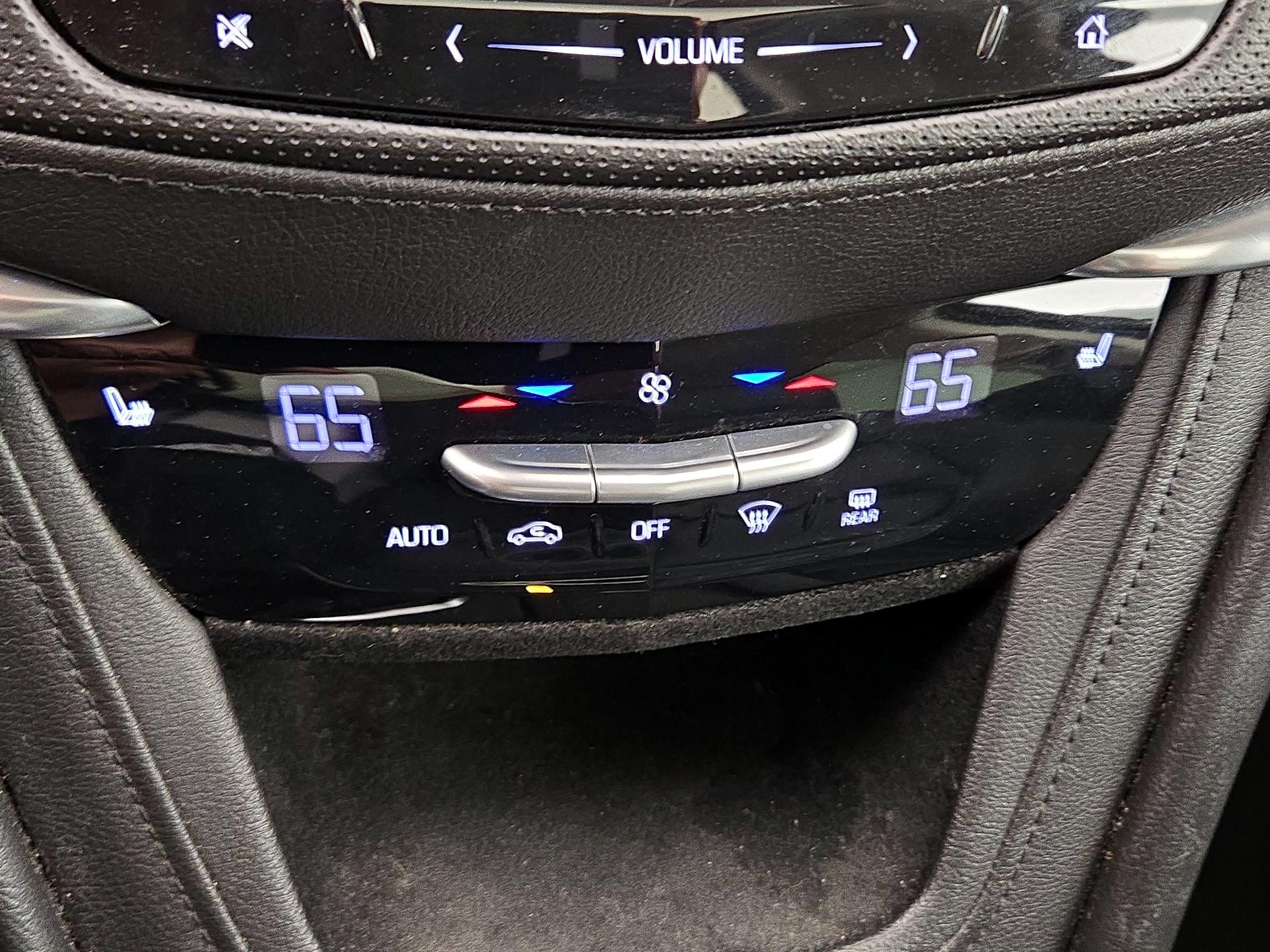 Thumbnail: 2017 Cadillac XT5 - 17