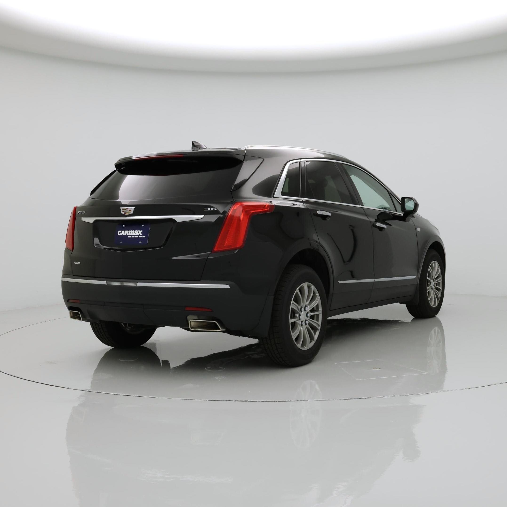 Thumbnail: 2017 Cadillac XT5 - 8