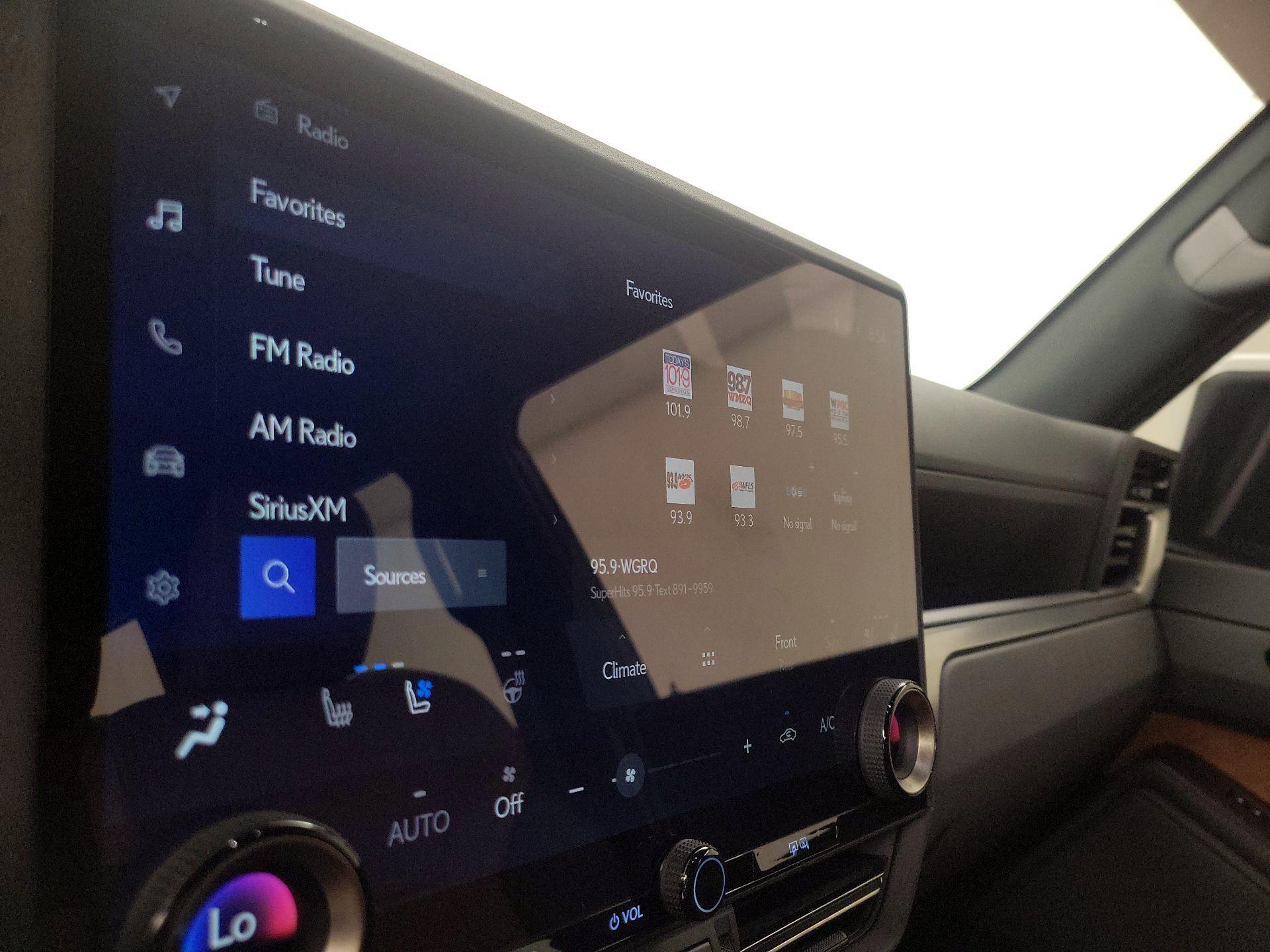 Thumbnail: 2024 Lexus GX - 15