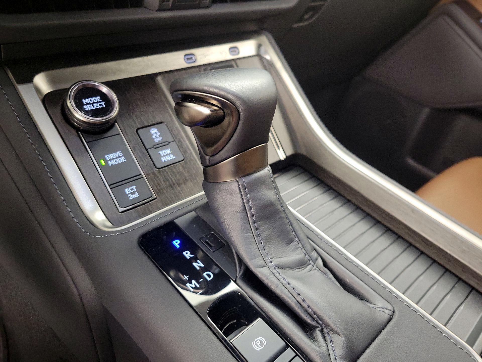 Thumbnail: 2024 Lexus GX - 17