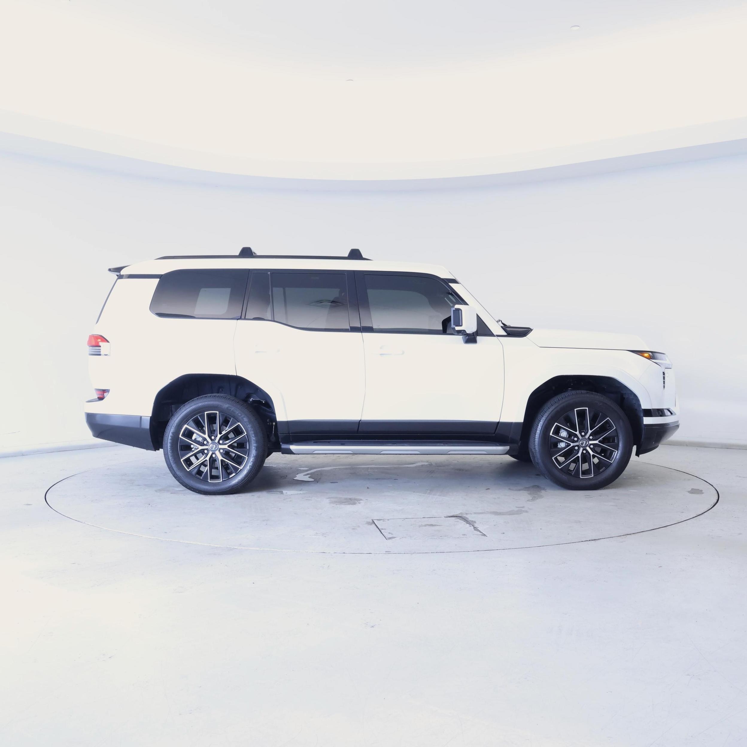 Thumbnail: 2024 Lexus GX - 7
