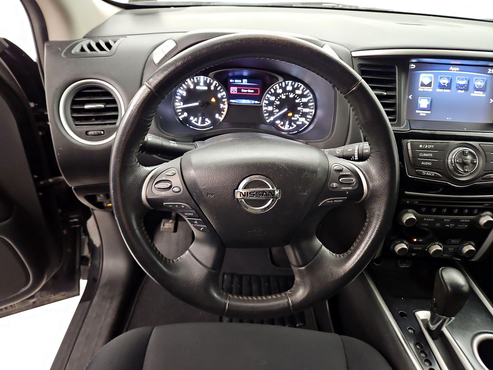 Thumbnail: 2019 Nissan Pathfinder - 10