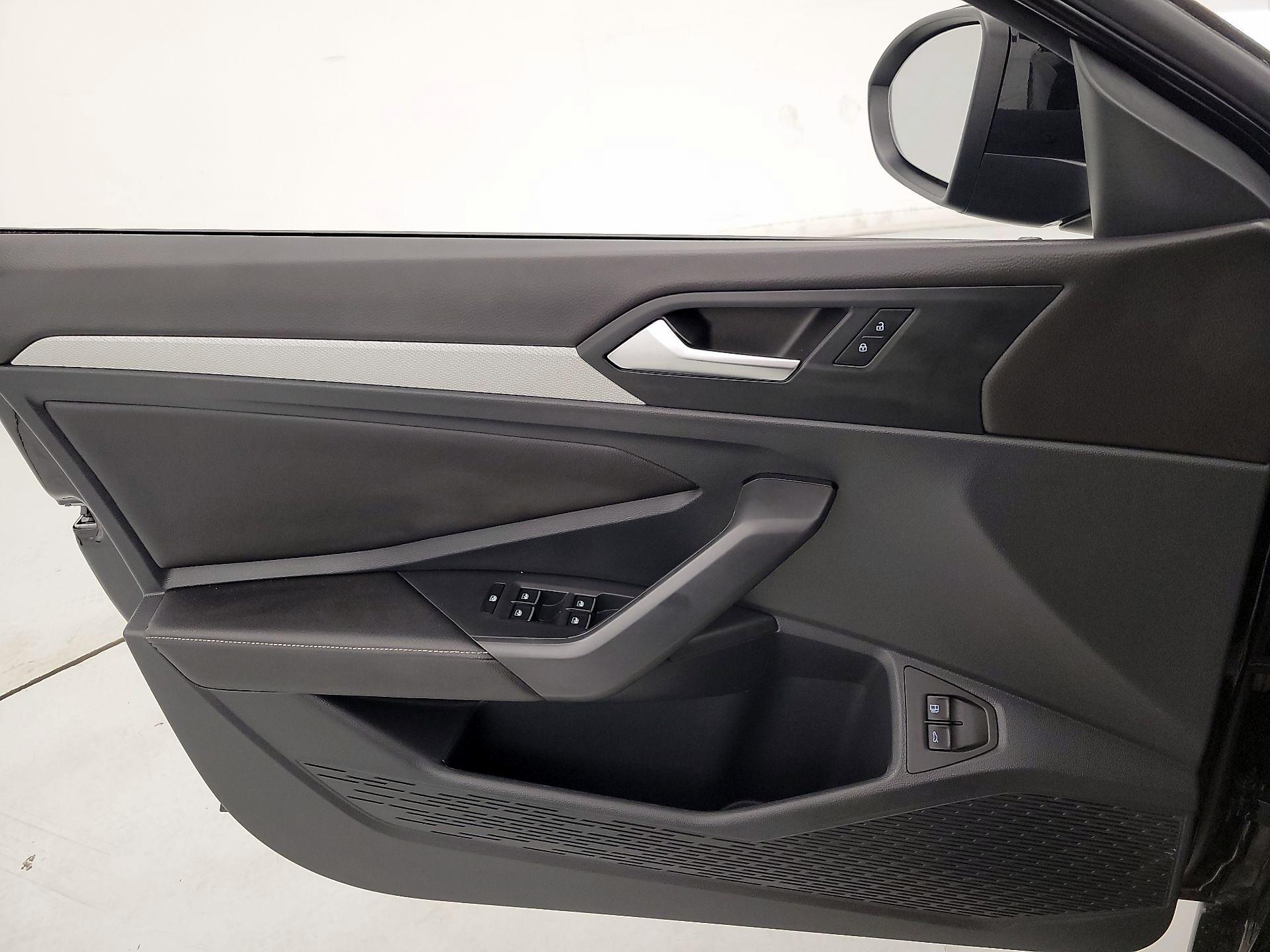 Thumbnail: 2023 Volkswagen Jetta - 12
