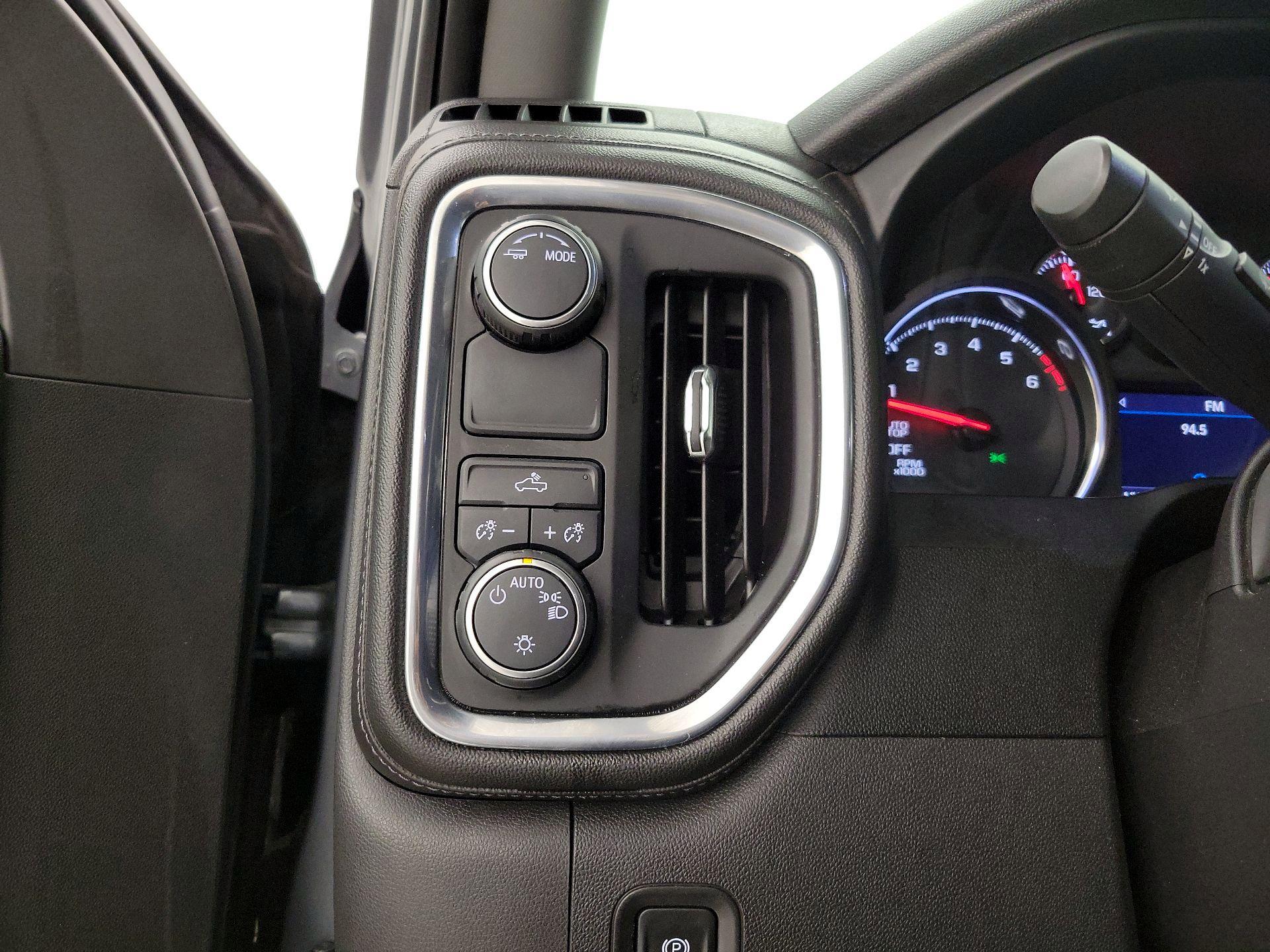 Thumbnail: 2020 Chevrolet Silverado 1500 - 13