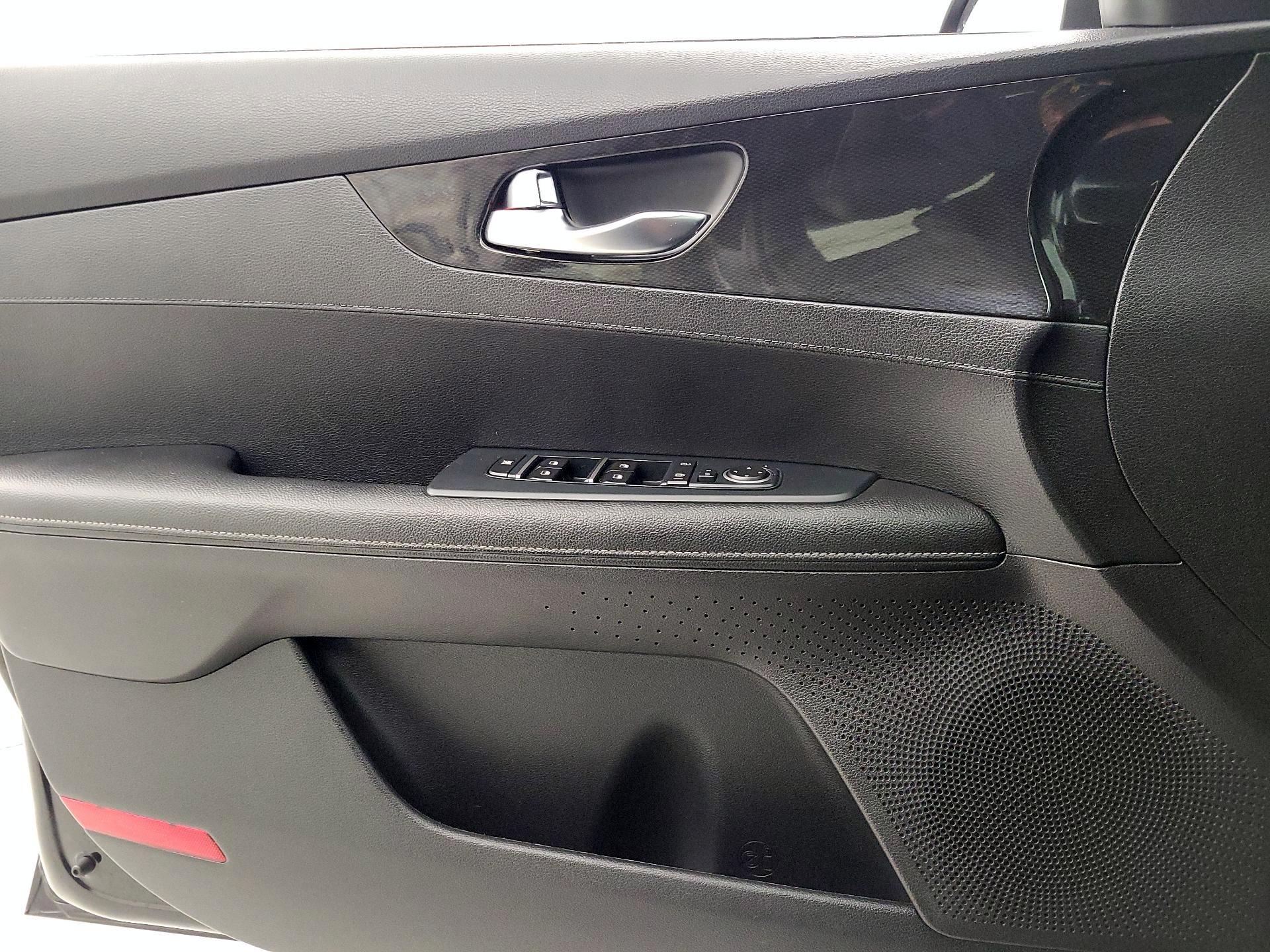 Thumbnail: 2021 Kia Forte - 12