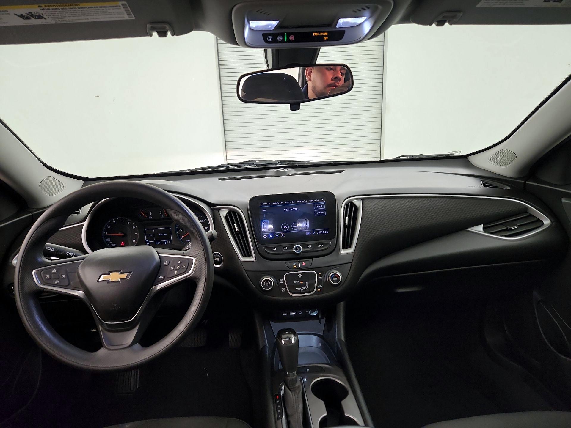 Thumbnail: 2020 Chevrolet Malibu - 9