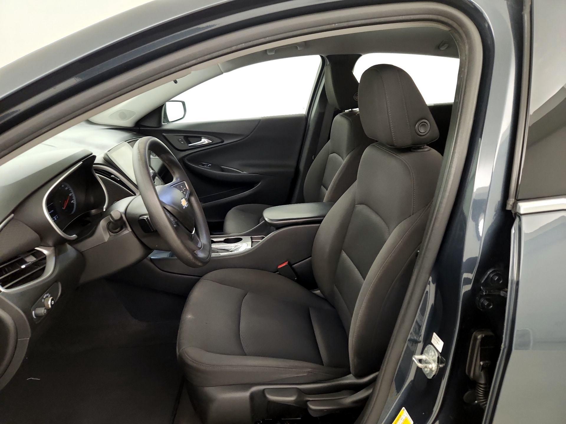 Thumbnail: 2020 Chevrolet Malibu - 11