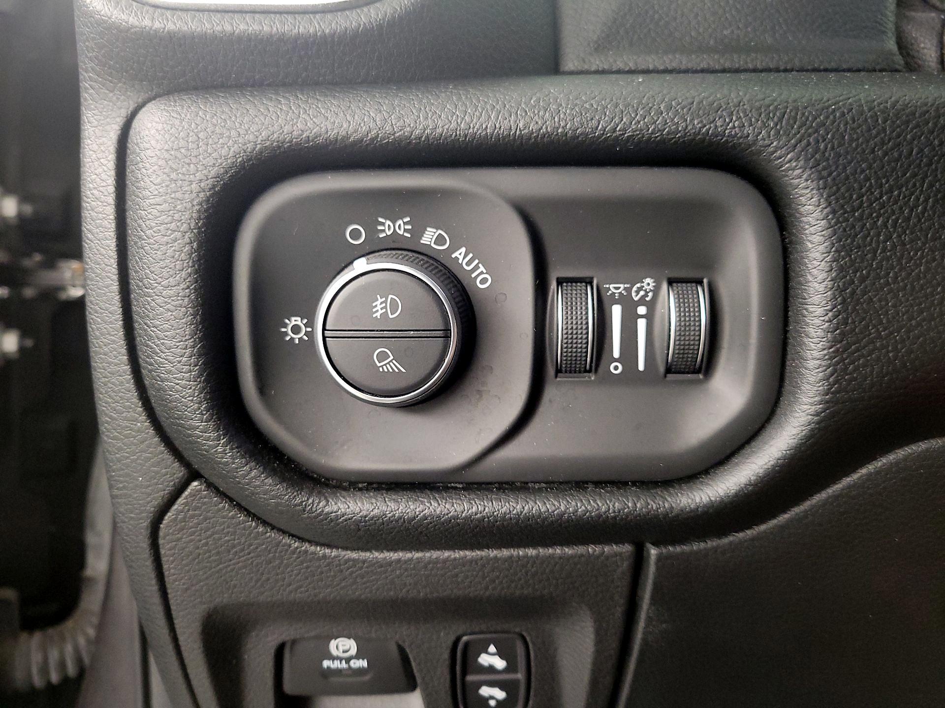 Thumbnail: 2021 RAM 1500 - 13