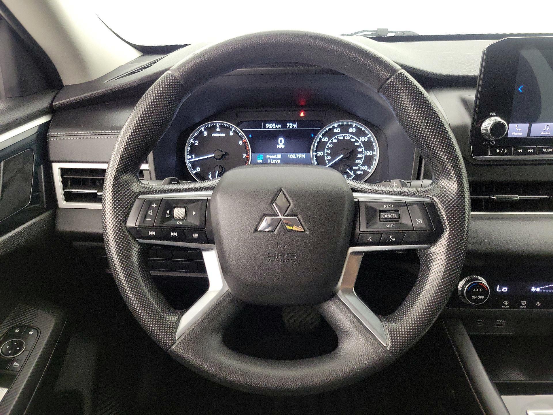Thumbnail: 2022 Mitsubishi Outlander - 10