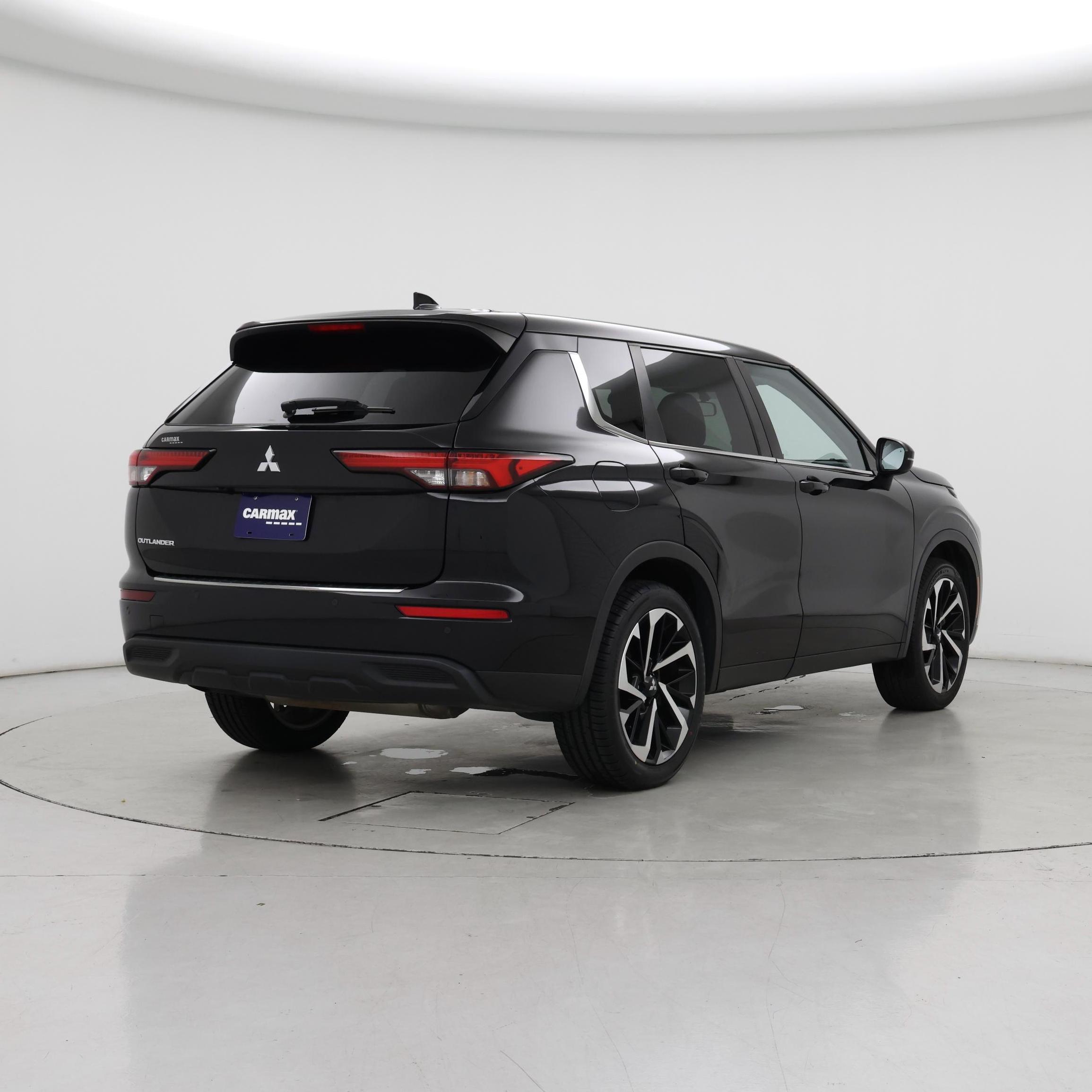 Thumbnail: 2022 Mitsubishi Outlander - 8