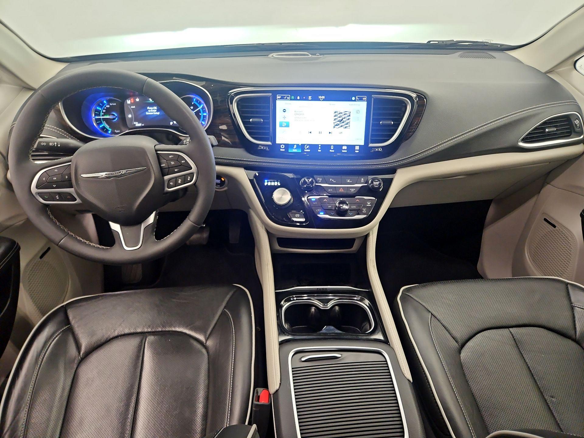 Thumbnail: 2022 Chrysler Pacifica - 9