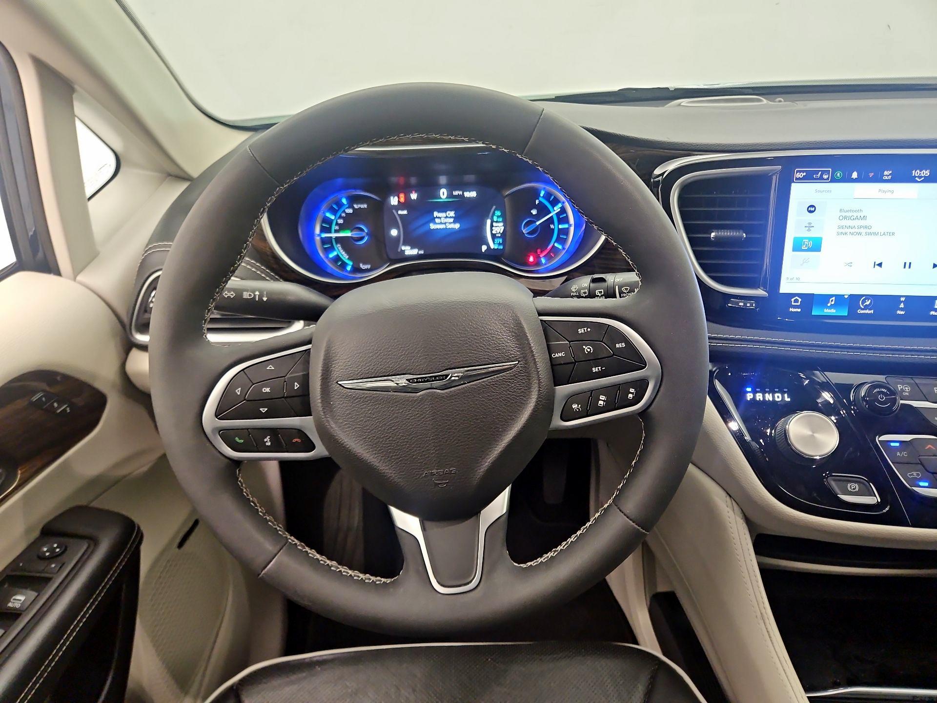 Thumbnail: 2022 Chrysler Pacifica - 10