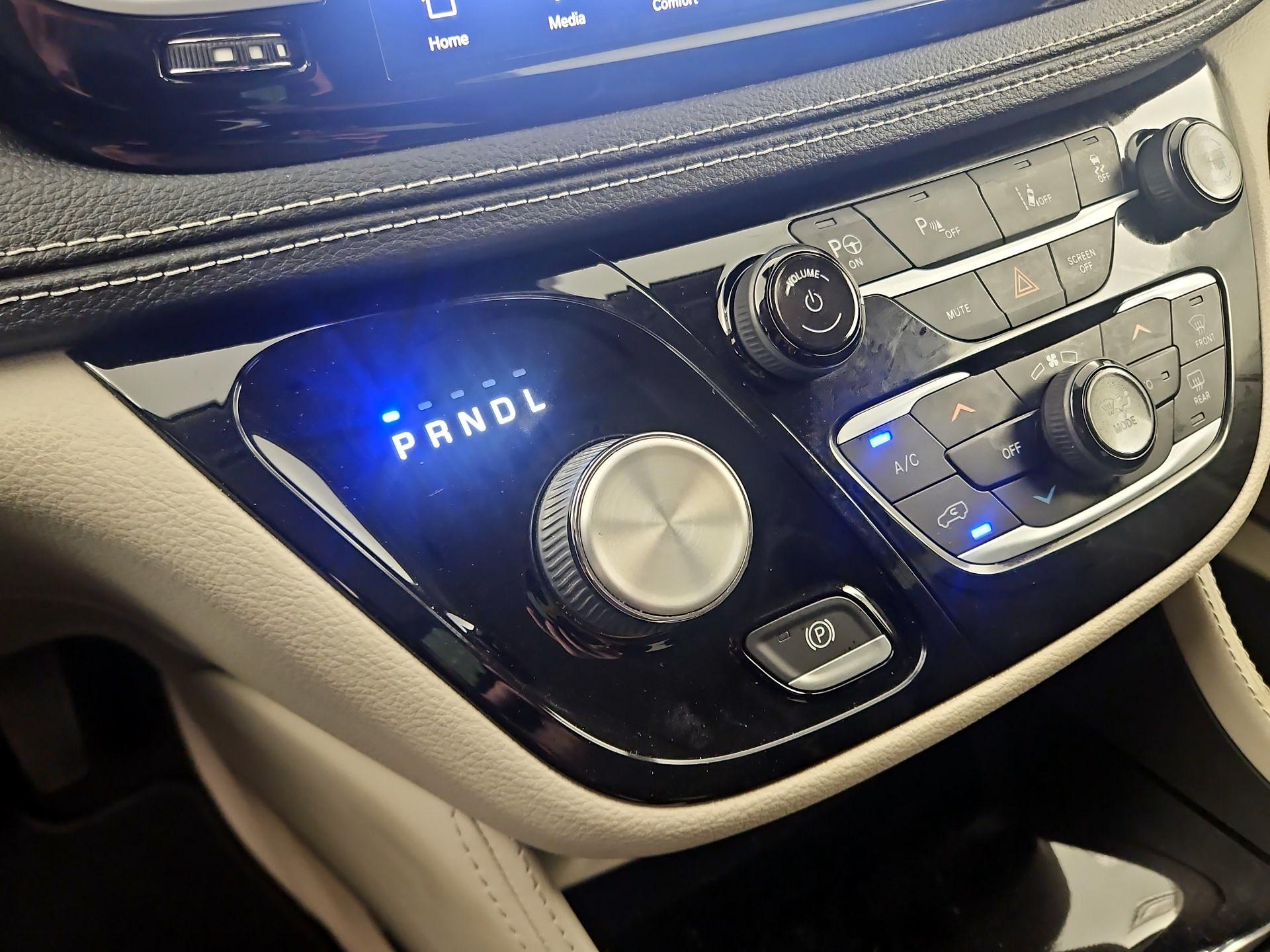 Thumbnail: 2022 Chrysler Pacifica - 18