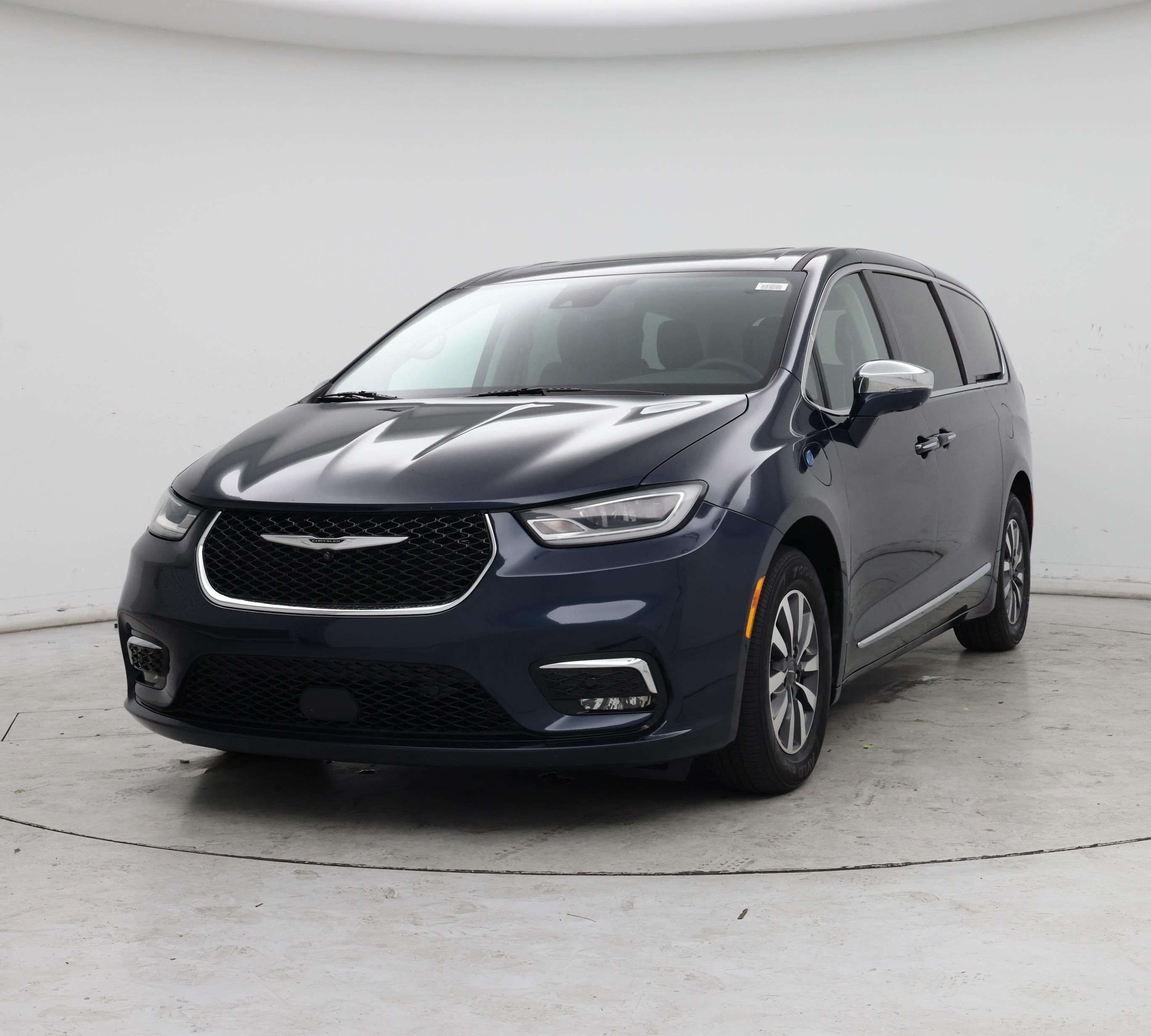 Thumbnail: 2022 Chrysler Pacifica - 4
