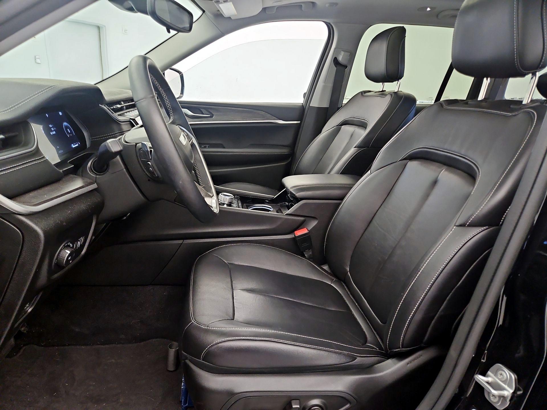 Thumbnail: 2022 Jeep Grand Cherokee - 11
