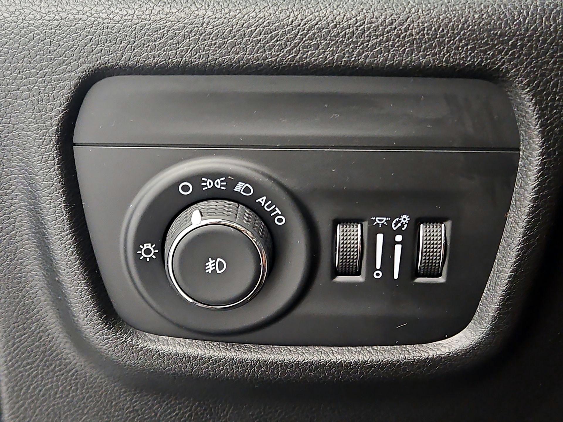 Thumbnail: 2022 Jeep Grand Cherokee - 13