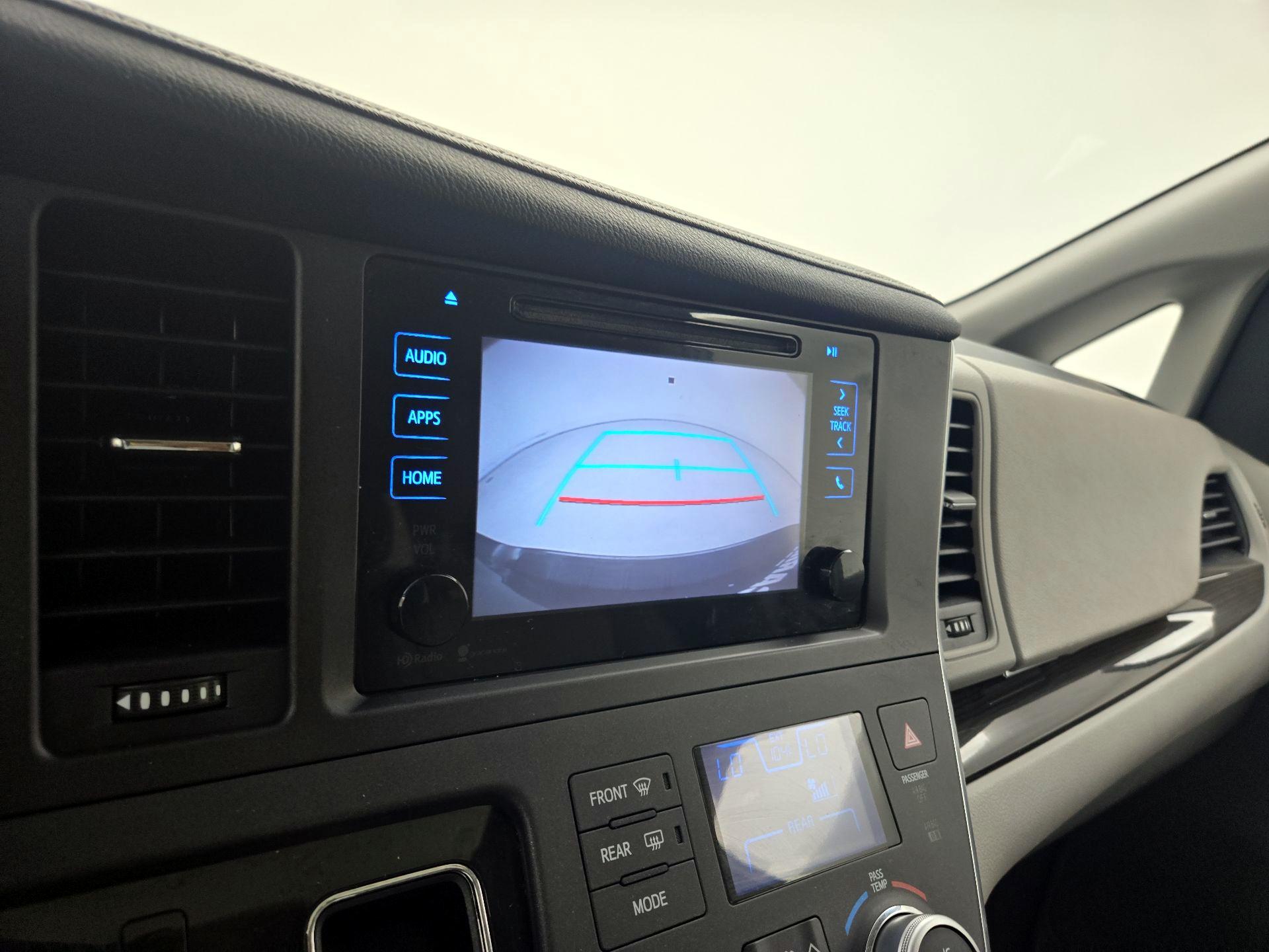 Thumbnail: 2015 Toyota Sienna - 14