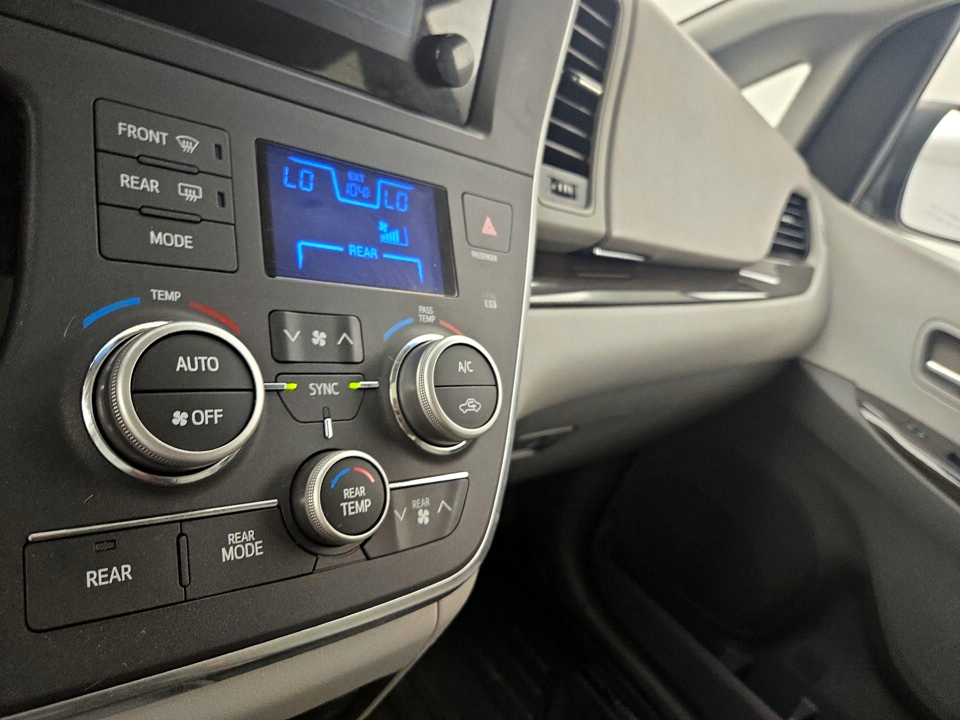 Thumbnail: 2015 Toyota Sienna - 16