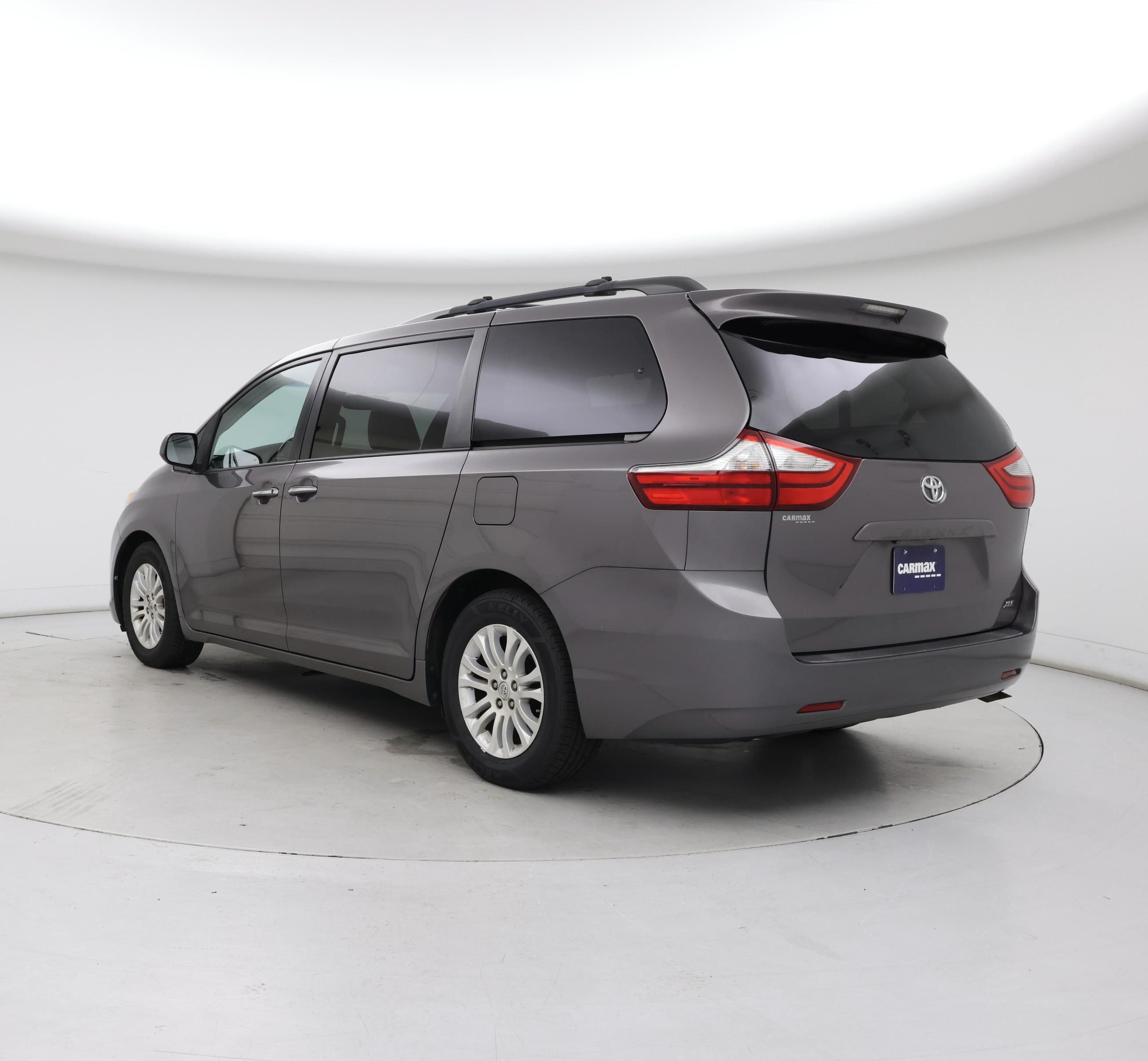 Thumbnail: 2015 Toyota Sienna - 2