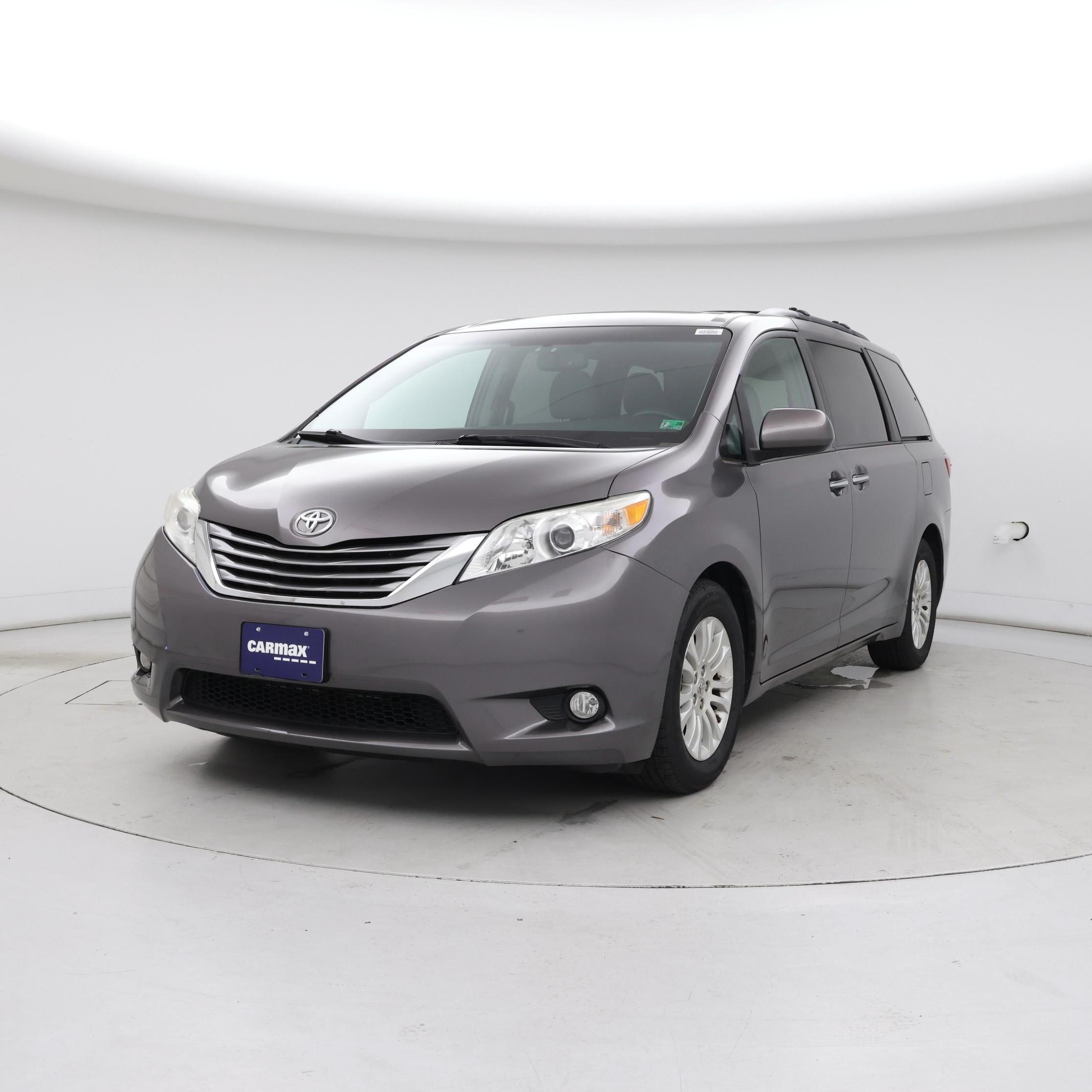 Thumbnail: 2015 Toyota Sienna - 4