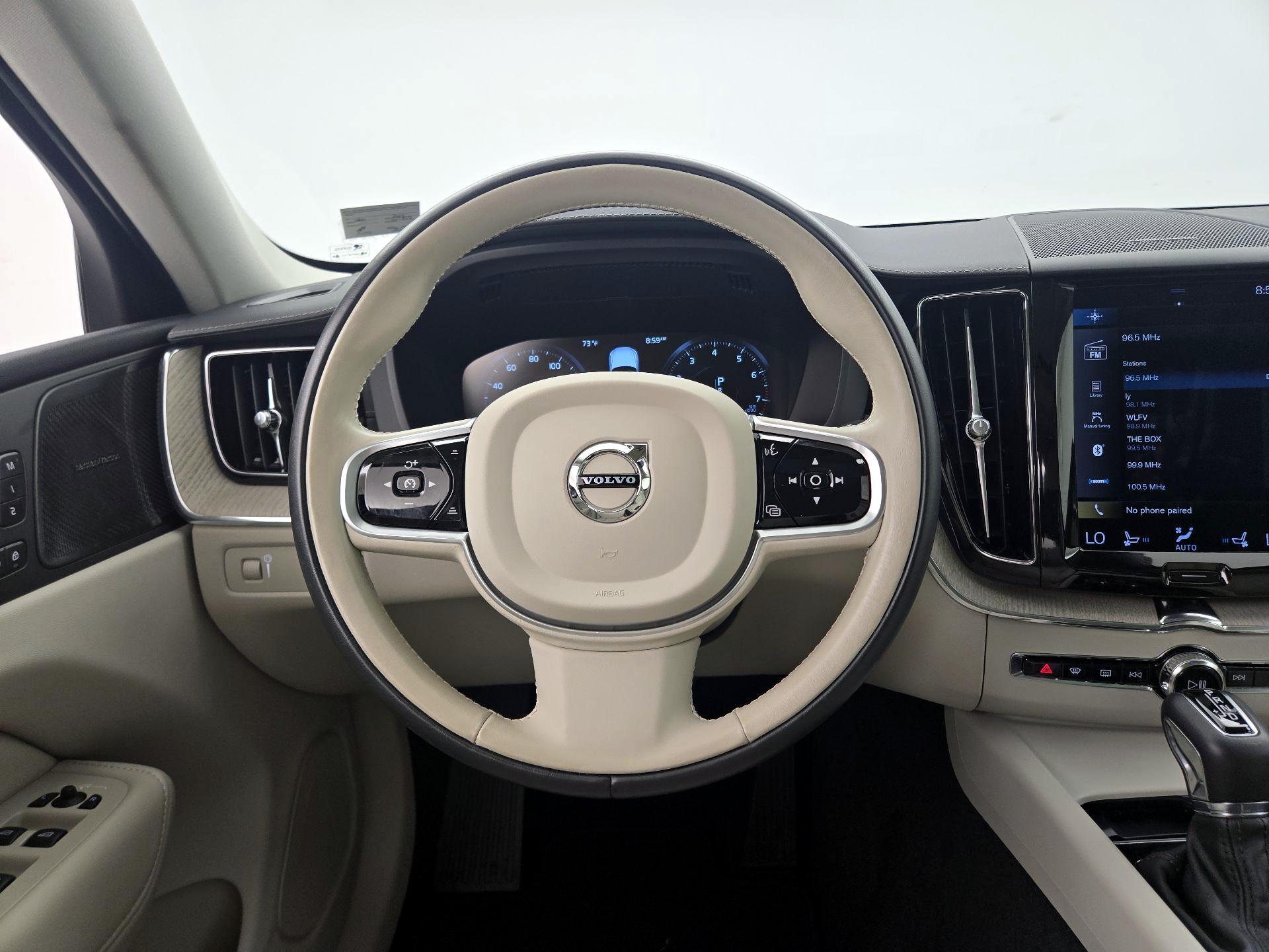 Thumbnail: 2021 Volvo XC60 - 10