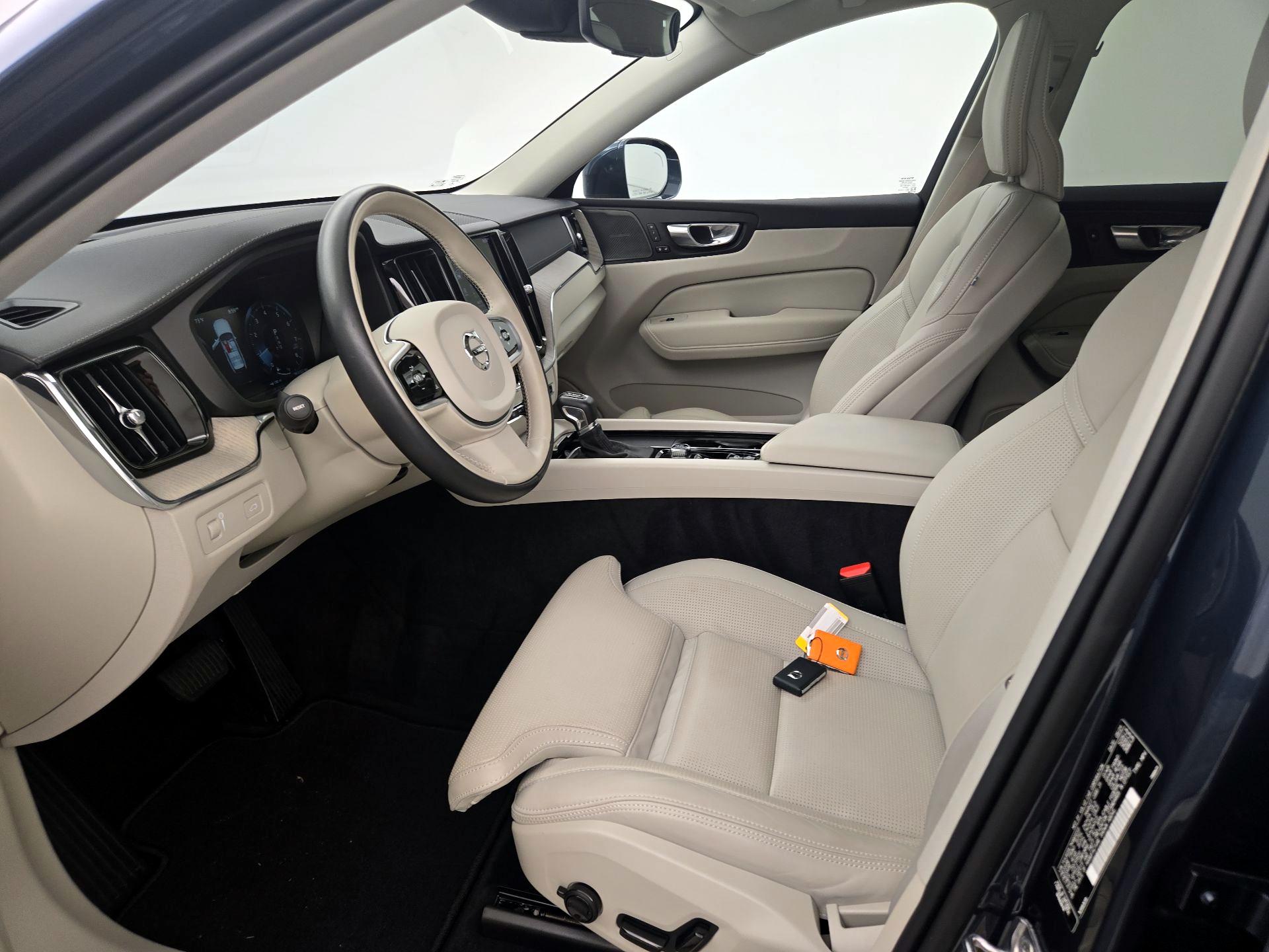 Thumbnail: 2021 Volvo XC60 - 11