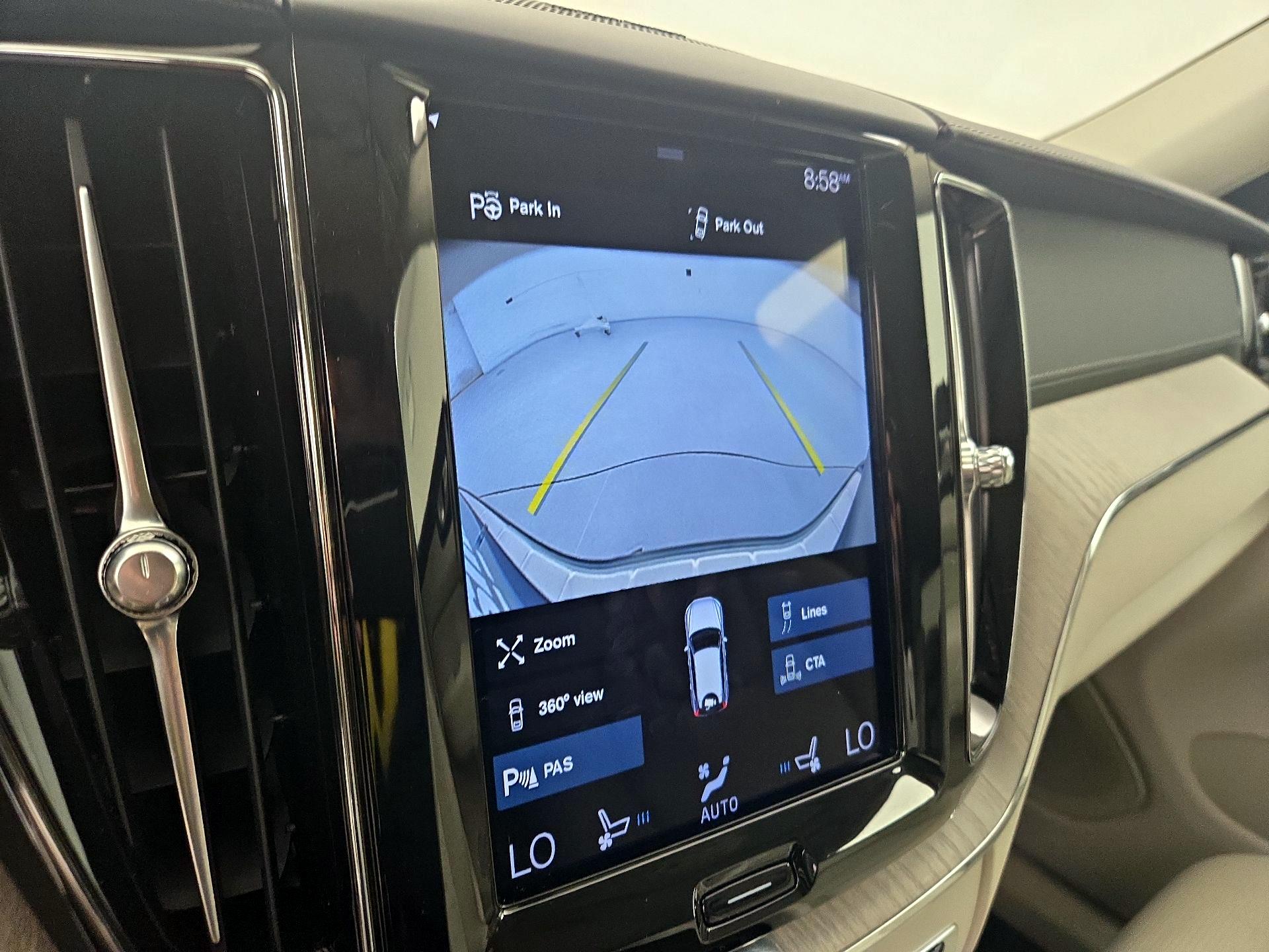 Thumbnail: 2021 Volvo XC60 - 15