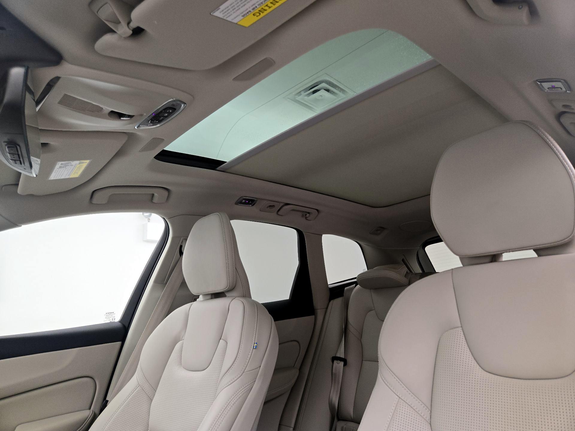 Thumbnail: 2021 Volvo XC60 - 20