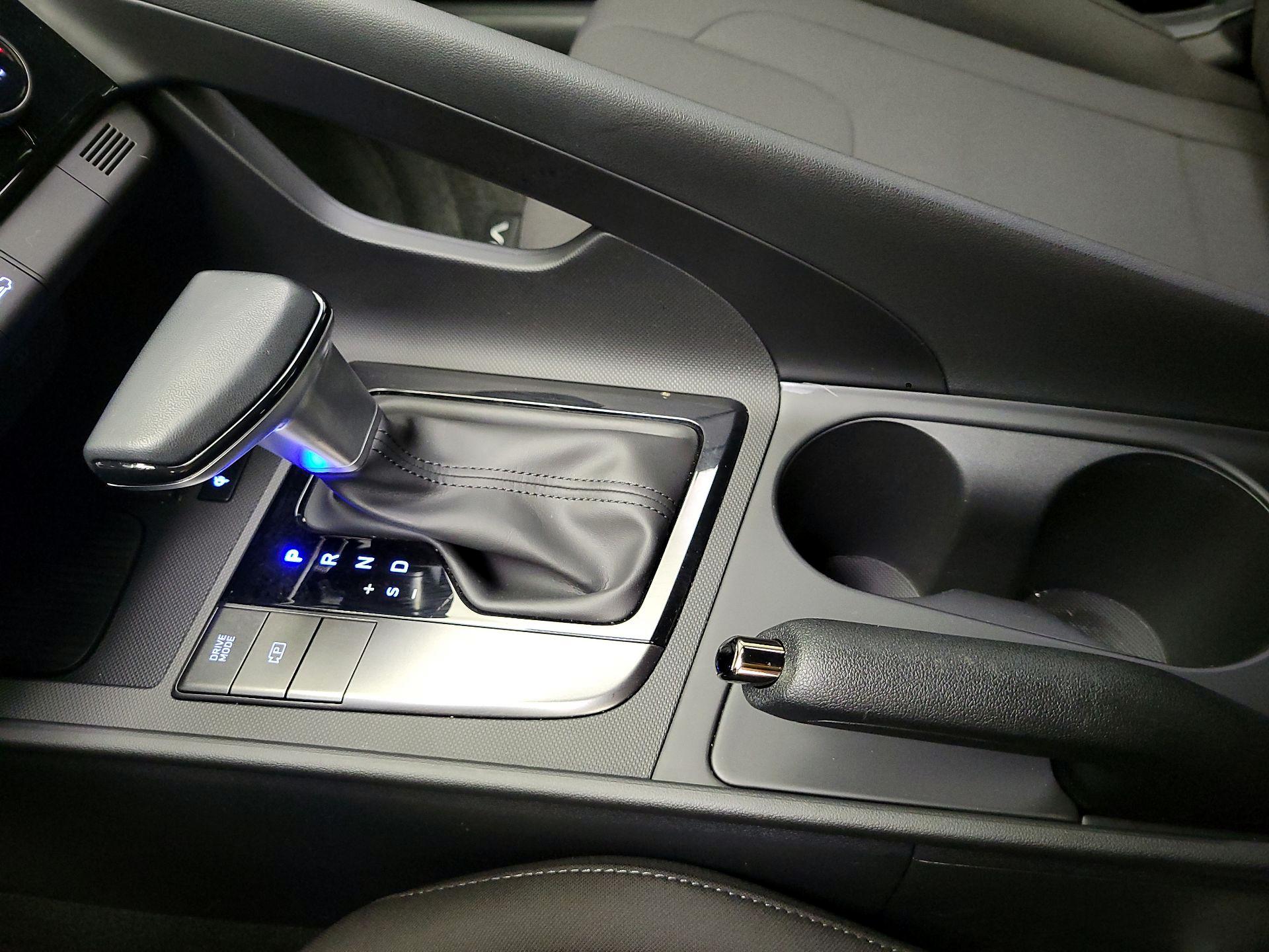 Thumbnail: 2025 Hyundai Elantra - 17