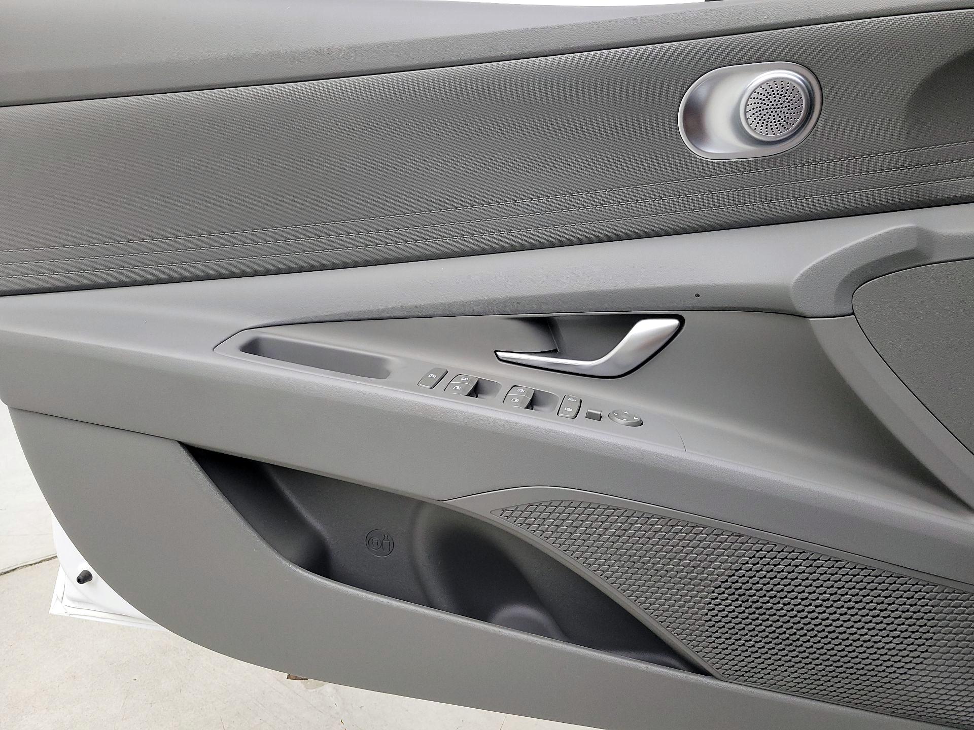 Thumbnail: 2024 Hyundai Elantra - 12