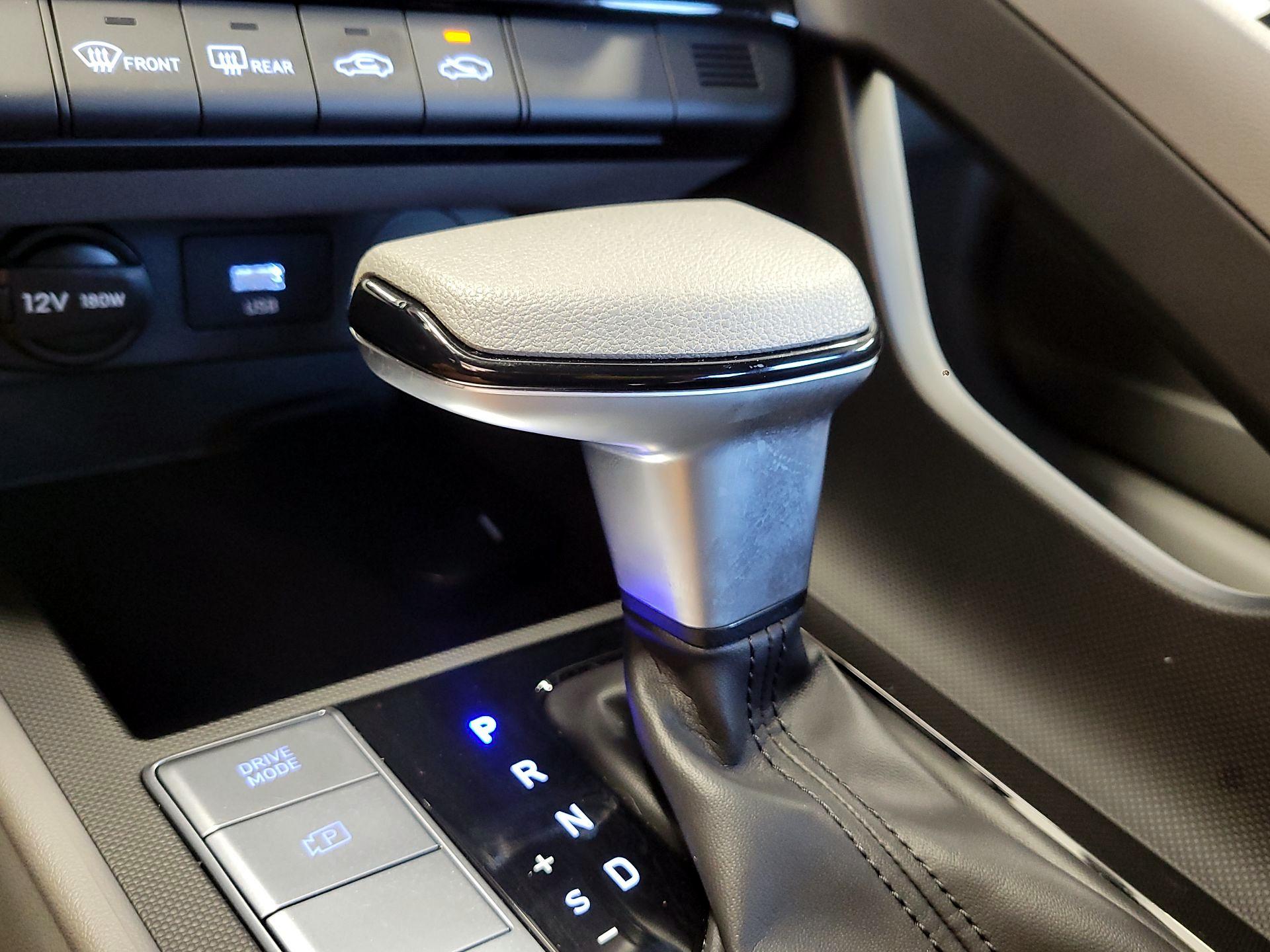 Thumbnail: 2024 Hyundai Elantra - 18