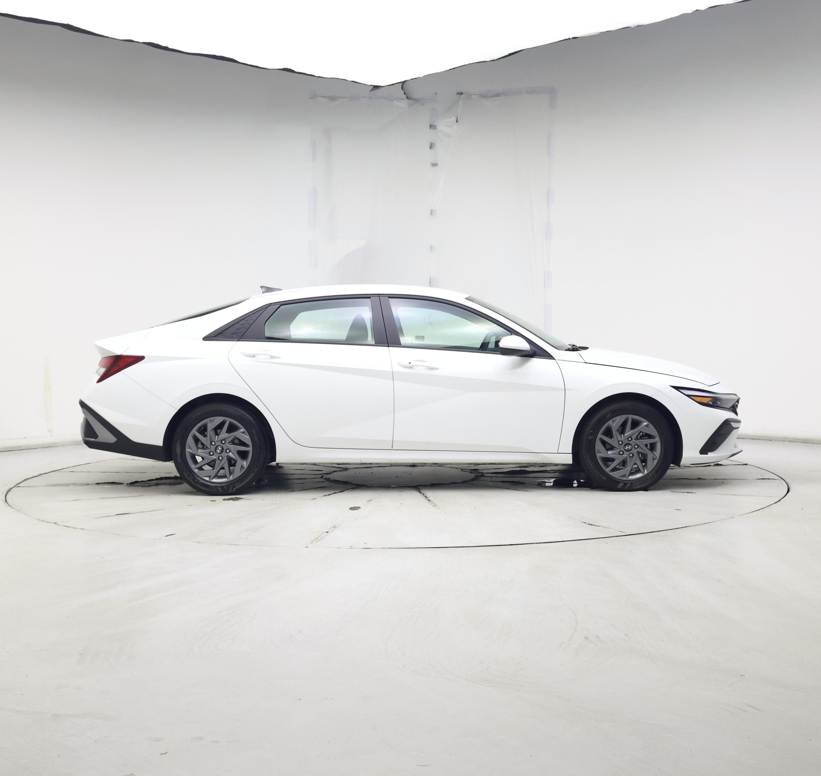 Thumbnail: 2024 Hyundai Elantra - 7