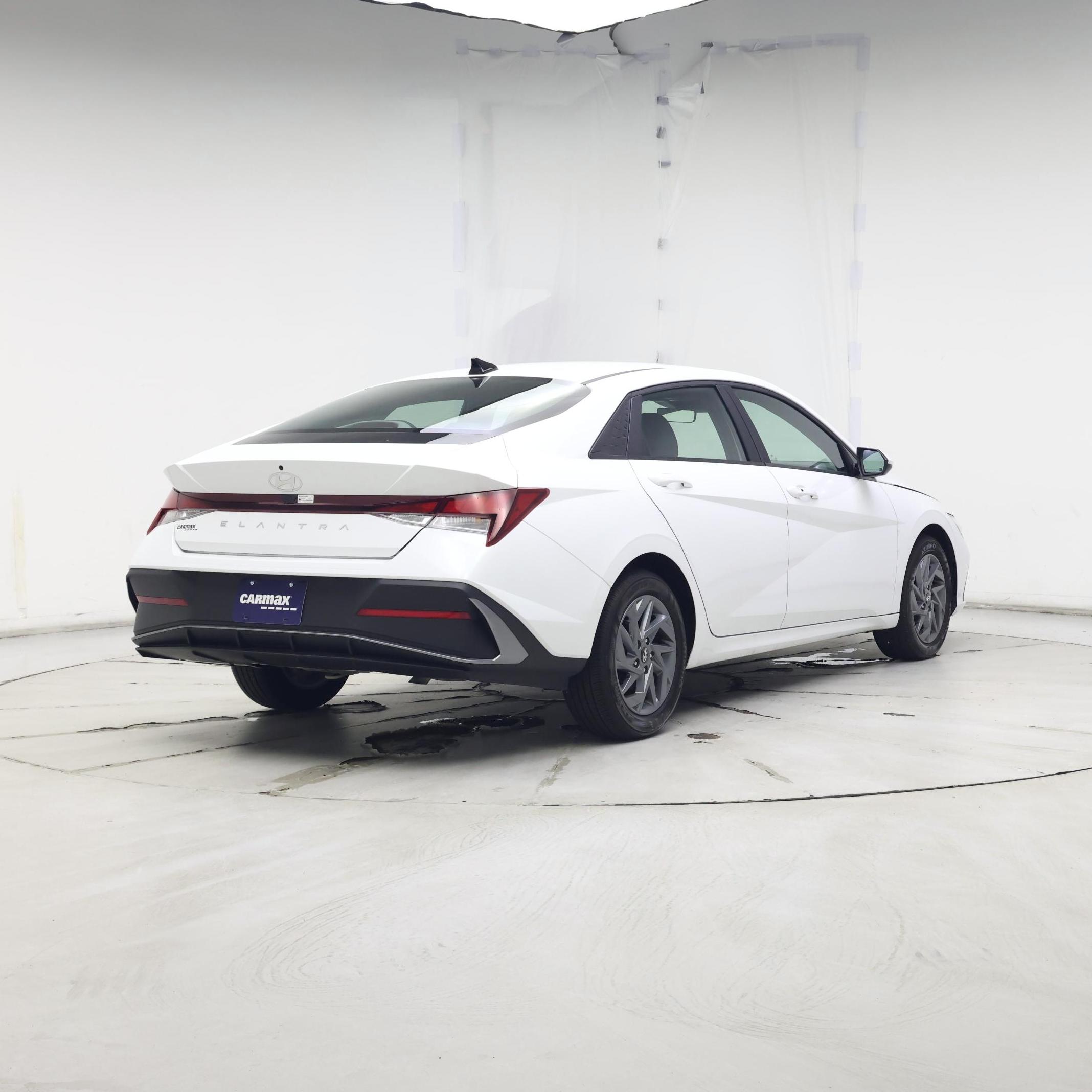 Thumbnail: 2024 Hyundai Elantra - 8