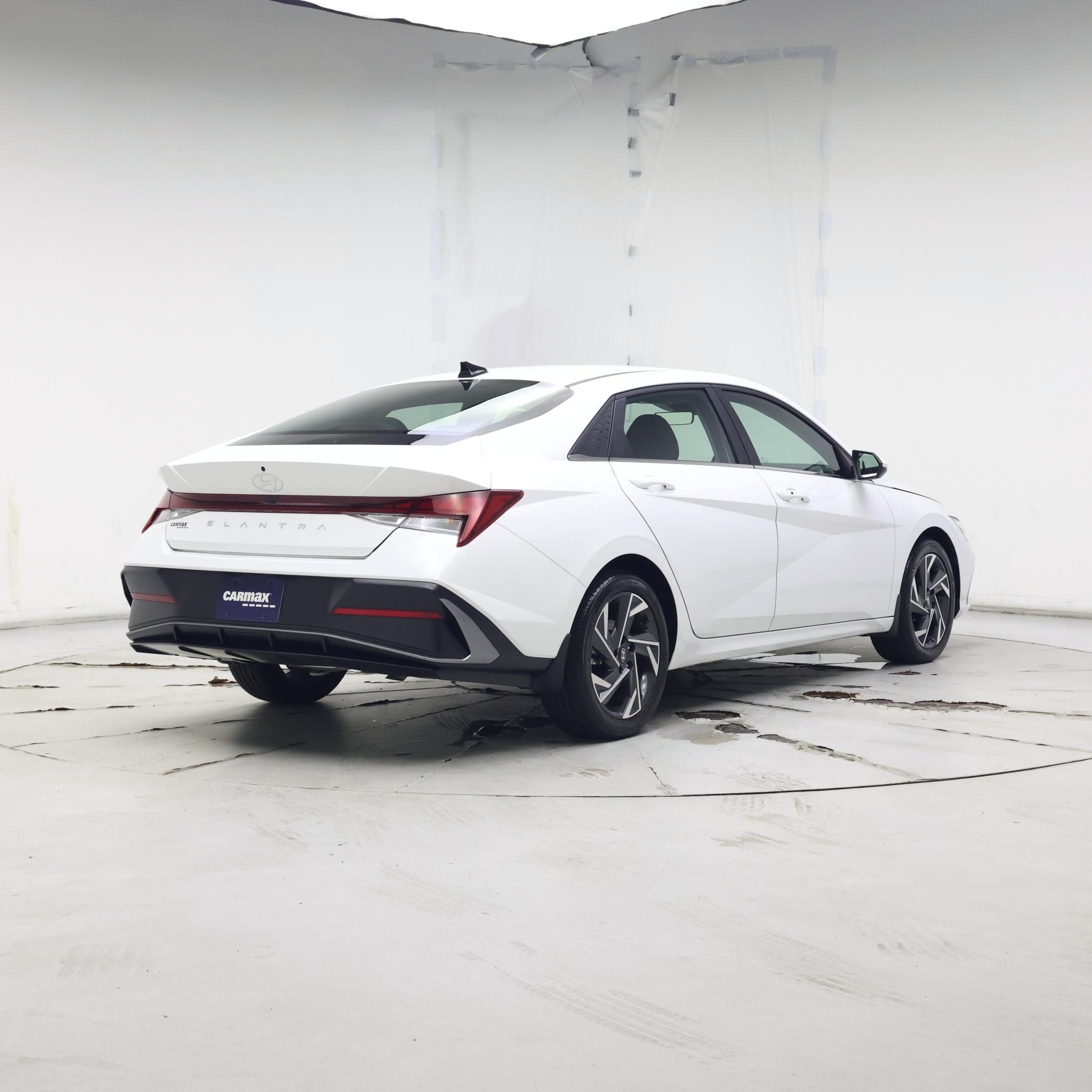Thumbnail: 2024 Hyundai Elantra - 8