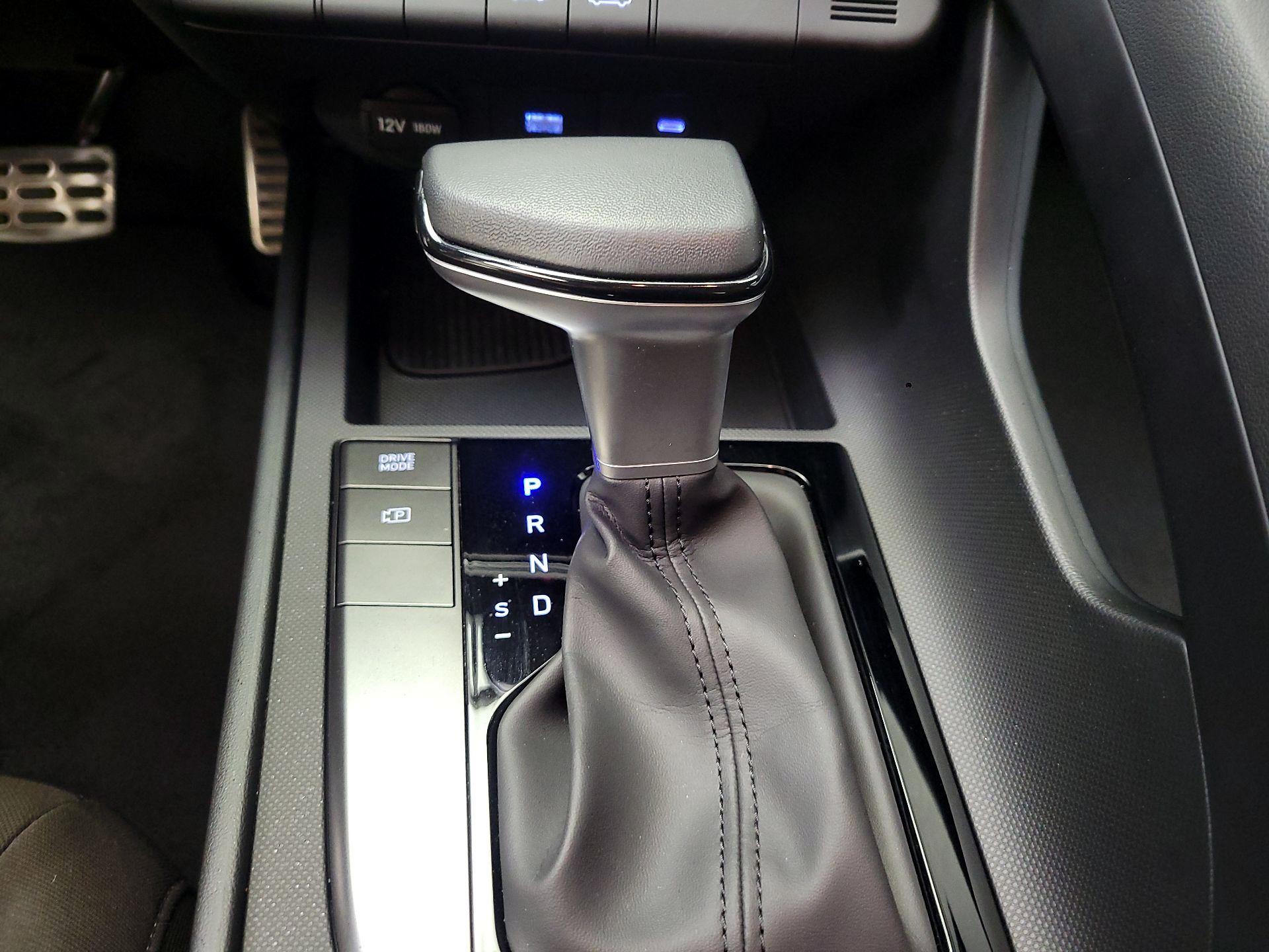 Thumbnail: 2025 Hyundai Elantra - 17