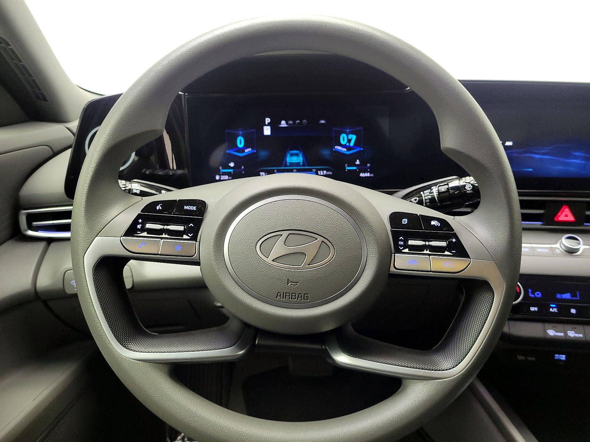 Thumbnail: 2024 Hyundai Elantra - 10