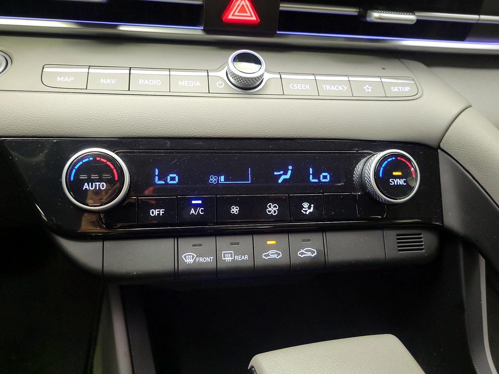 Thumbnail: 2024 Hyundai Elantra - 17