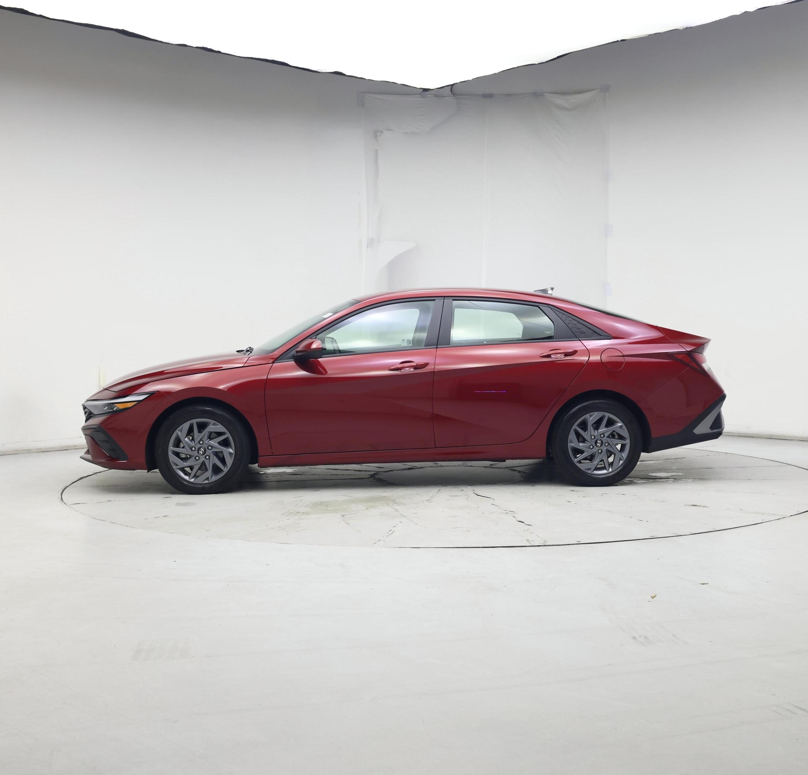 Thumbnail: 2024 Hyundai Elantra - 3