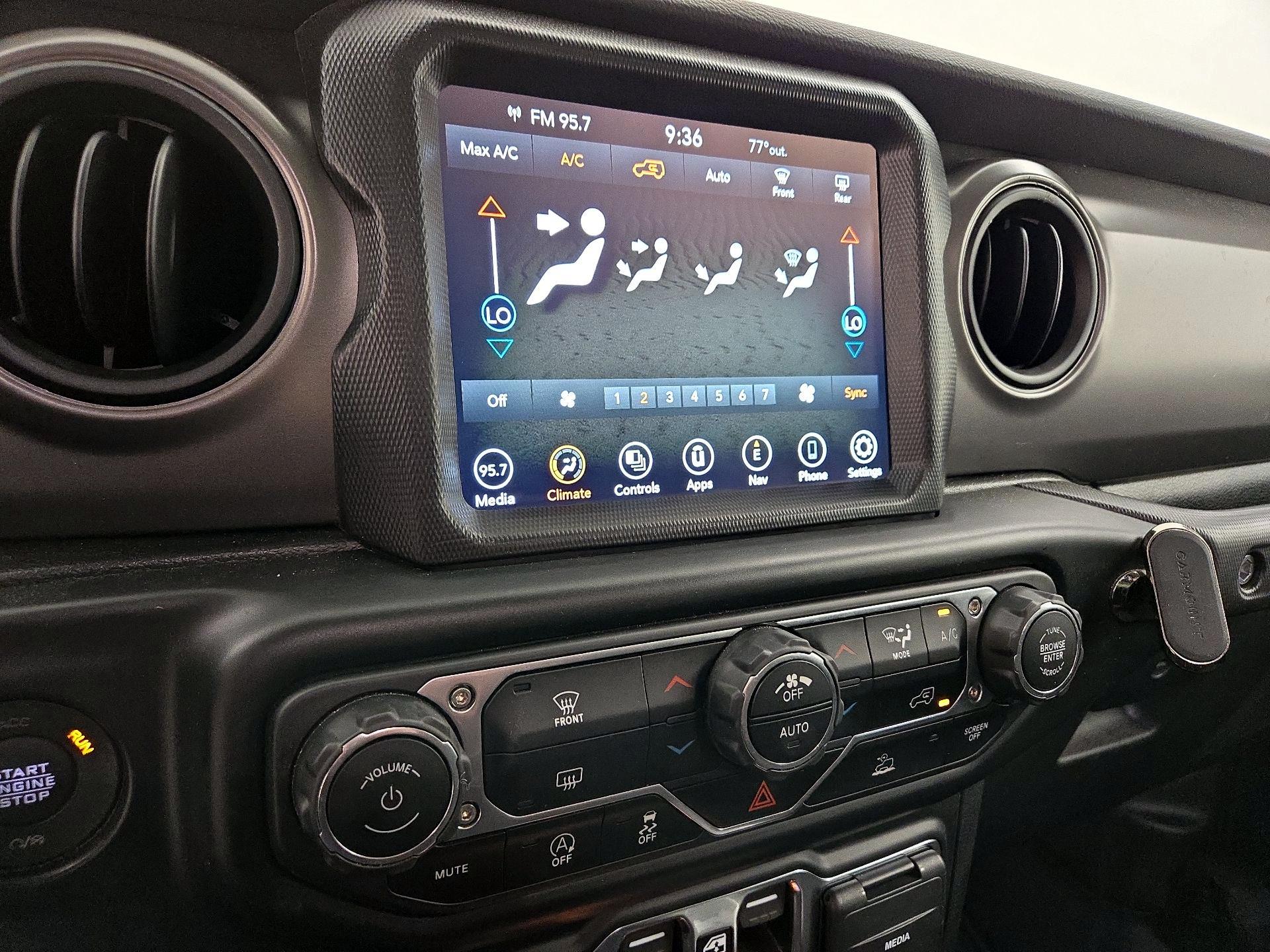 Thumbnail: 2022 Jeep Wrangler - 17