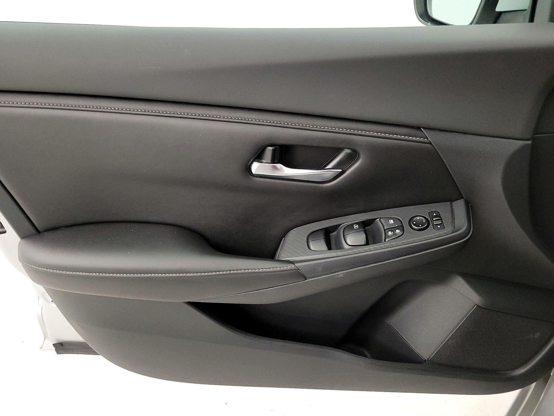 Thumbnail: 2021 Nissan Sentra - 12