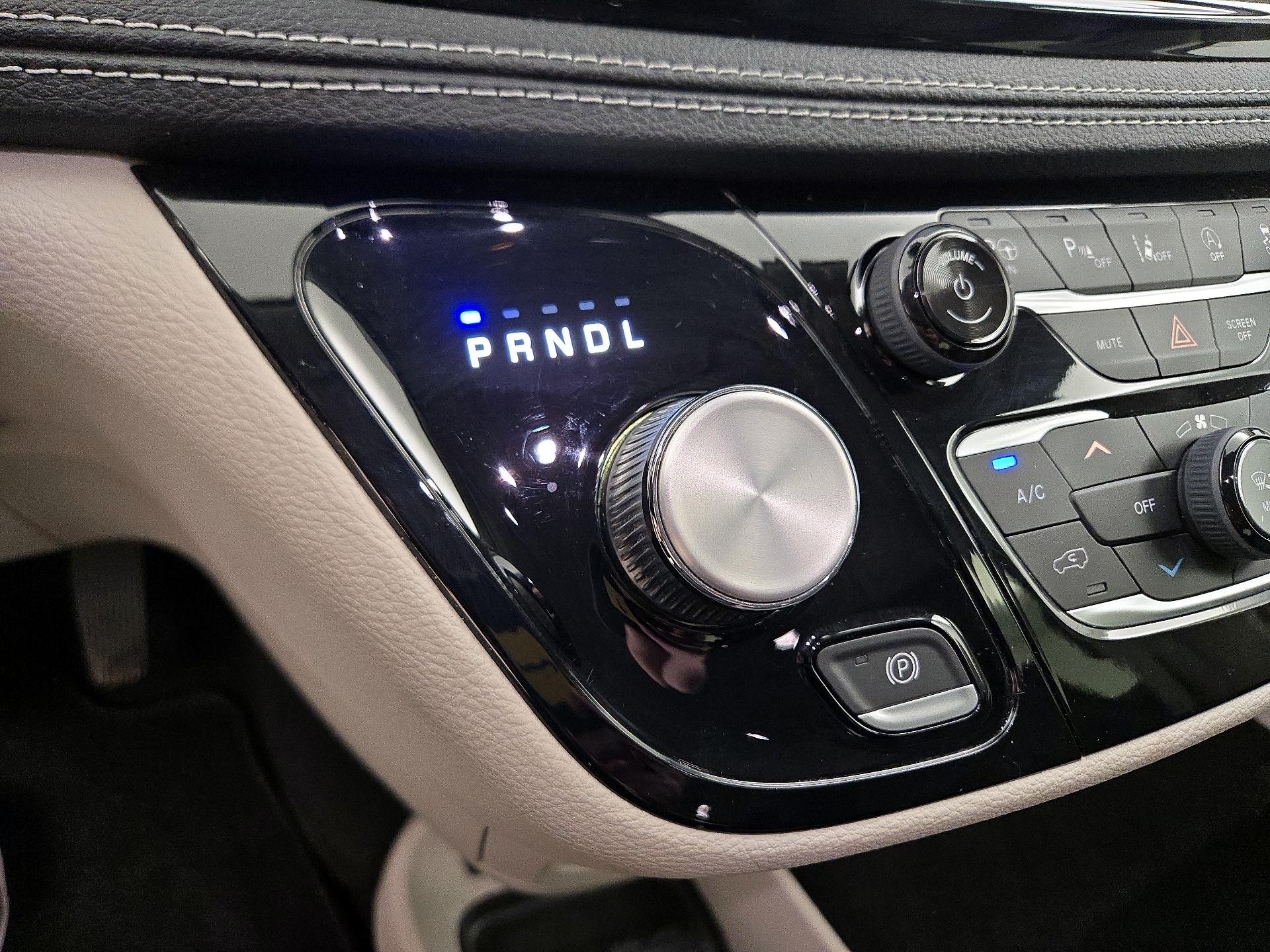 Thumbnail: 2022 Chrysler Pacifica - 18