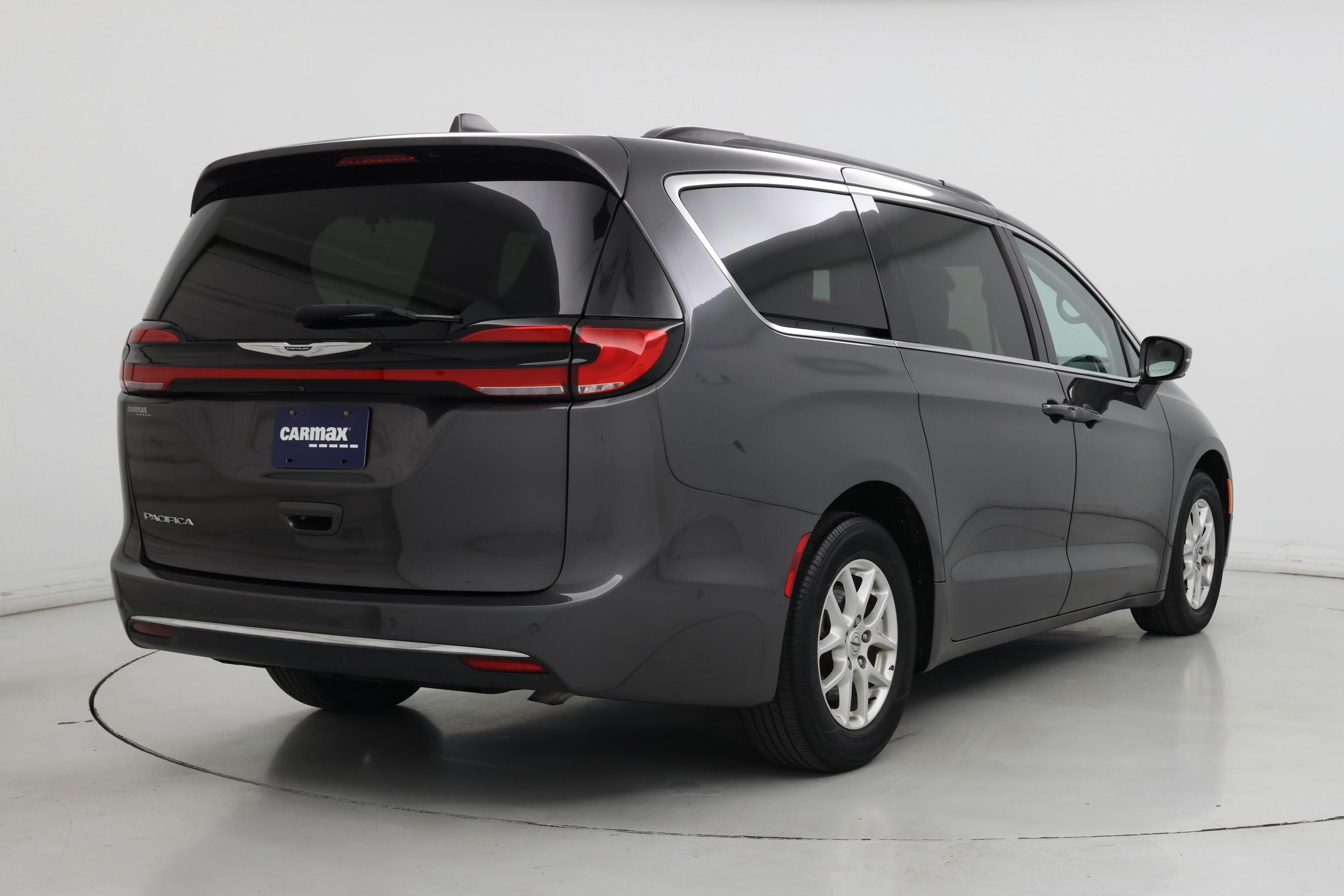 Thumbnail: 2022 Chrysler Pacifica - 8