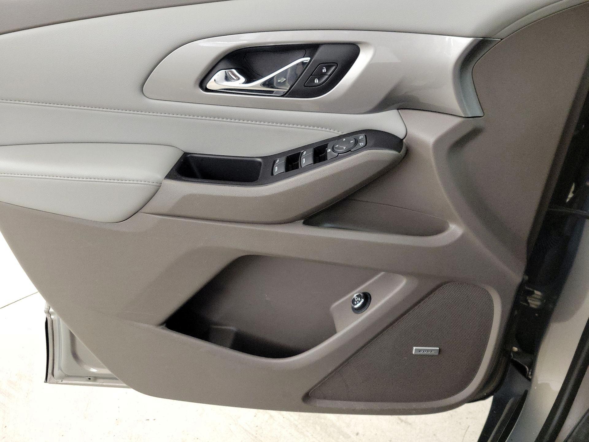Thumbnail: 2019 Chevrolet Traverse - 12