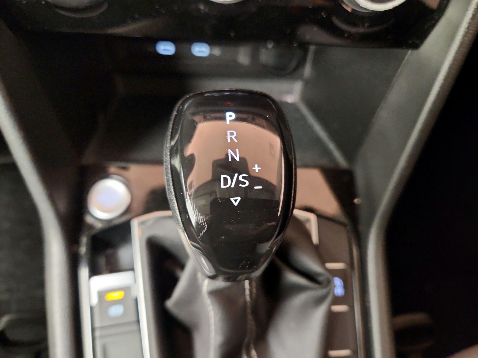 Thumbnail: 2023 Volkswagen Taos - 17