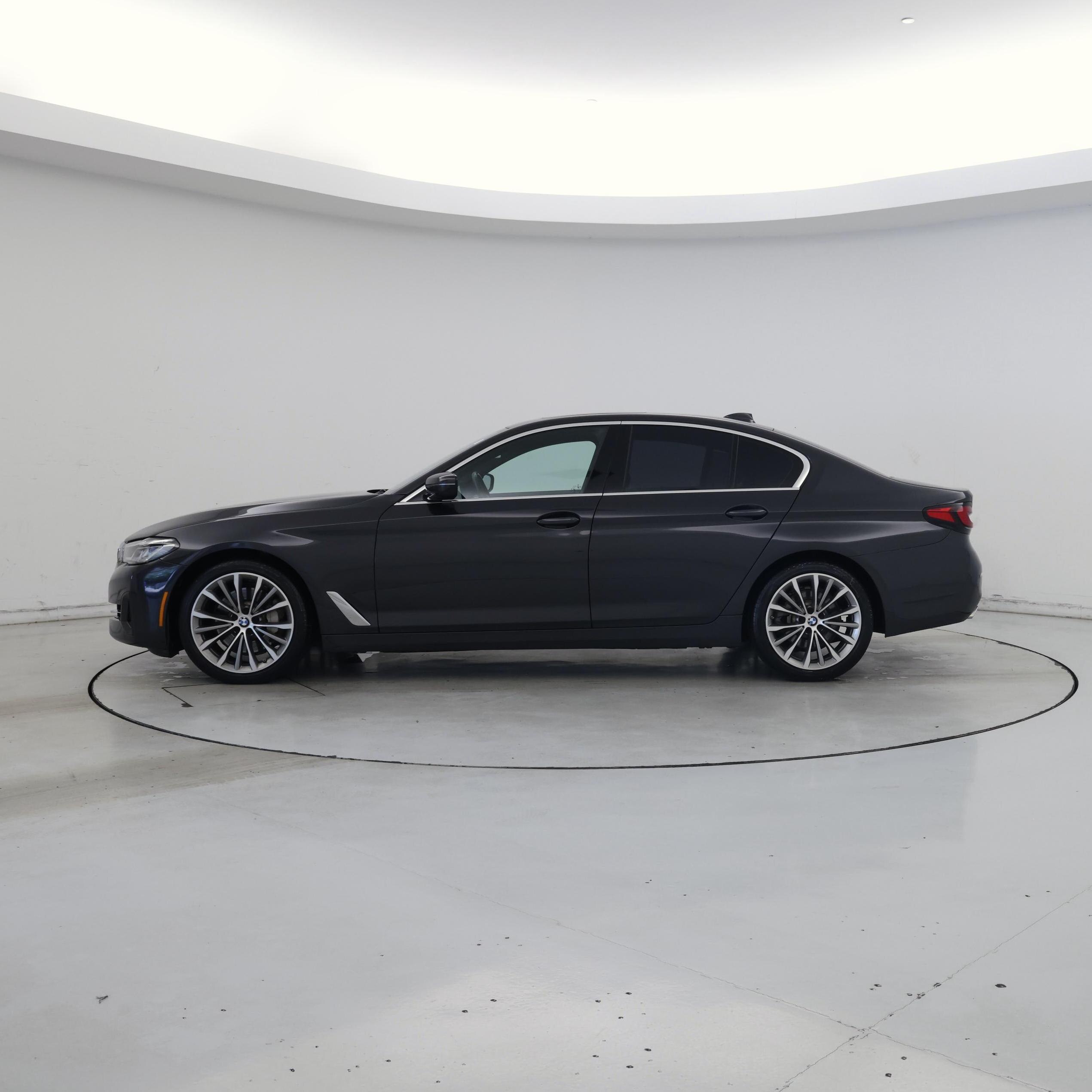 Thumbnail: 2022 BMW 5 Series - 3