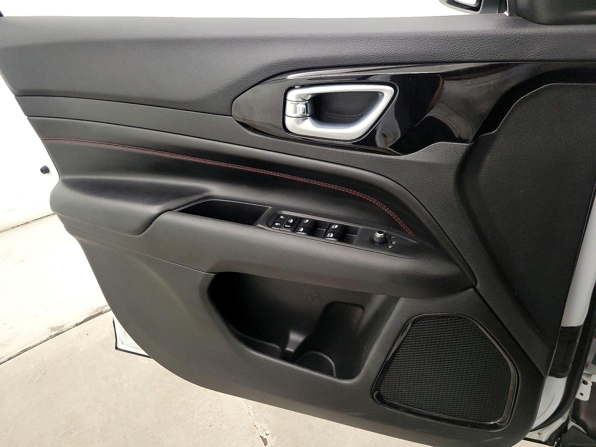 Thumbnail: 2023 Jeep Compass - 12