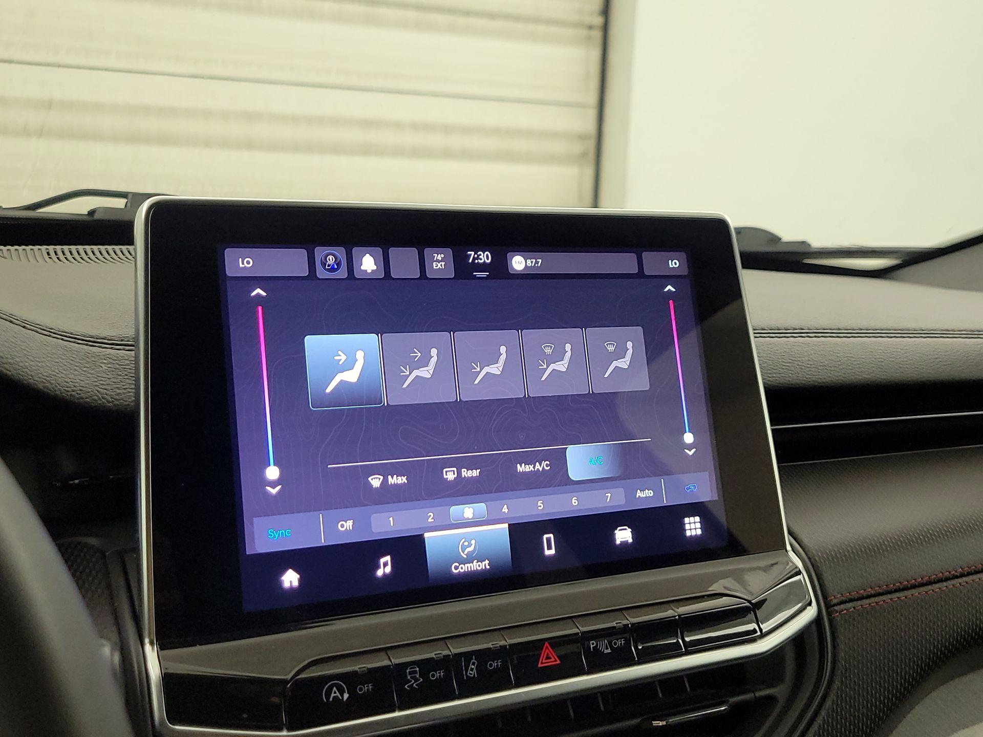 Thumbnail: 2023 Jeep Compass - 16