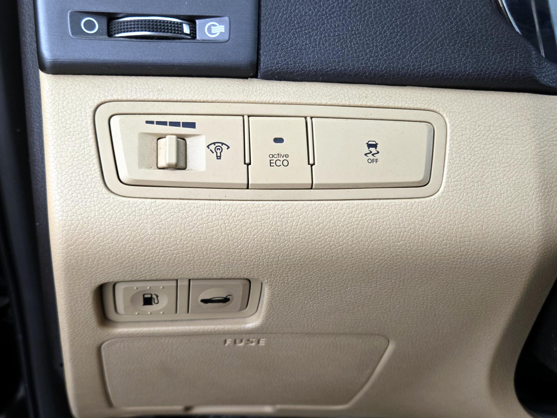 Thumbnail: 2013 Hyundai Sonata - 13