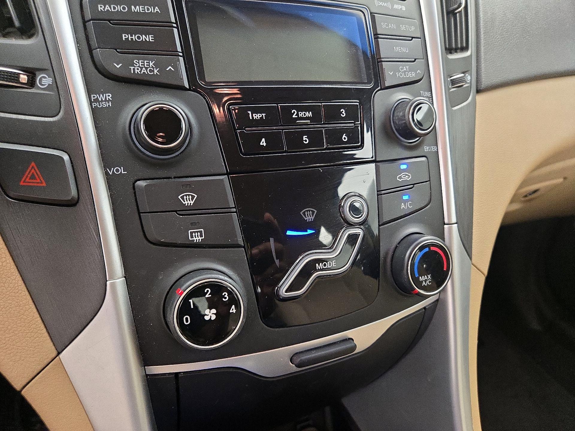Thumbnail: 2013 Hyundai Sonata - 15